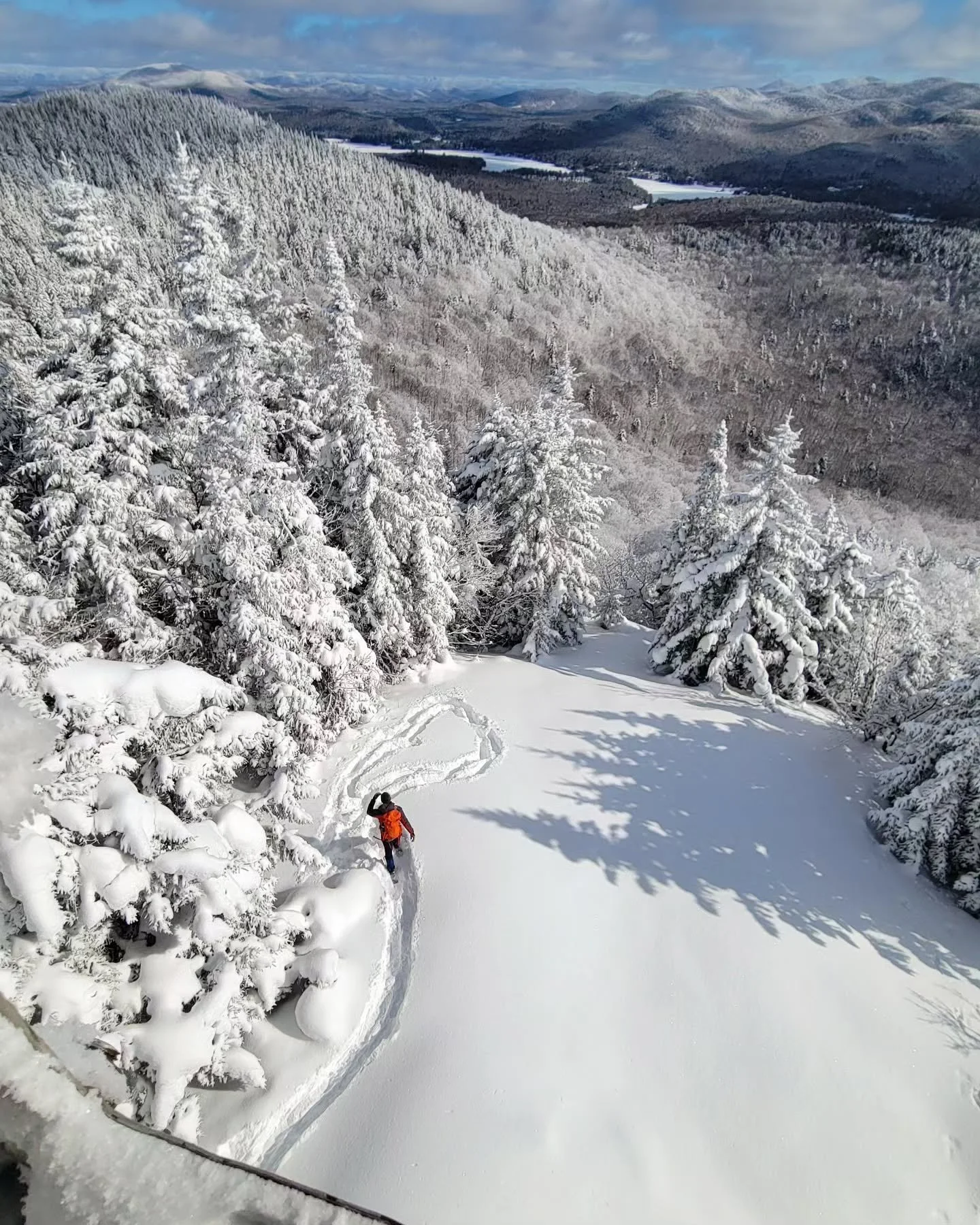 Enjoying the smaller winter adventures!
Not a bluebird day, and not completely overcast, yesterday was perfect for enjoying those fleeting warm moments from the sun poking out, the poofy snow on trail, and the quietness that winter brings.
Cody and
