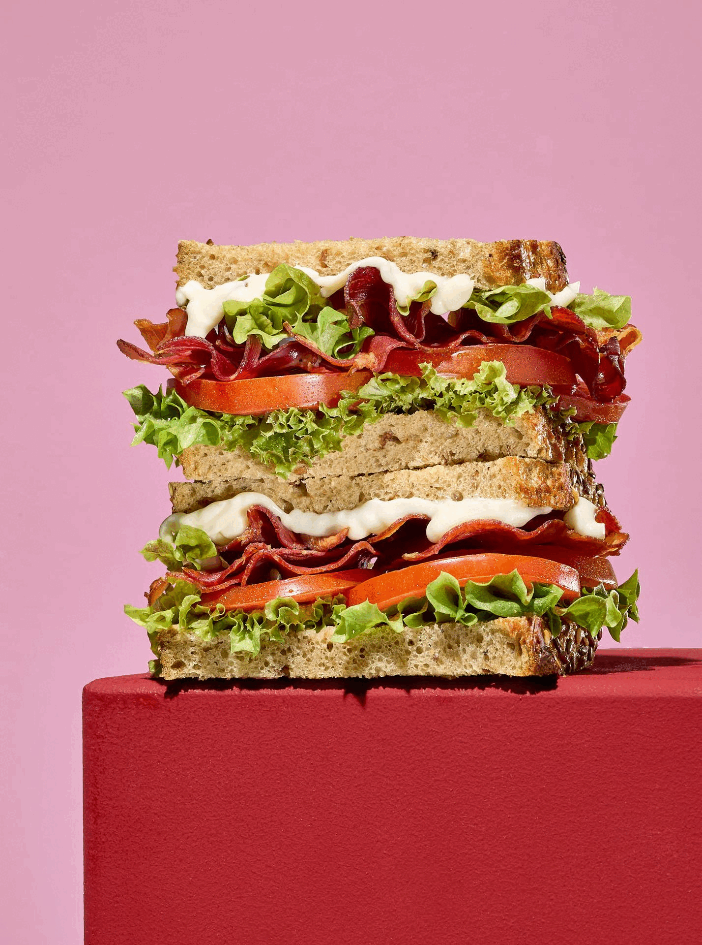 BLT sandwich / S'usi Gastro Studio / Amsterdam food and prop stylist.gif