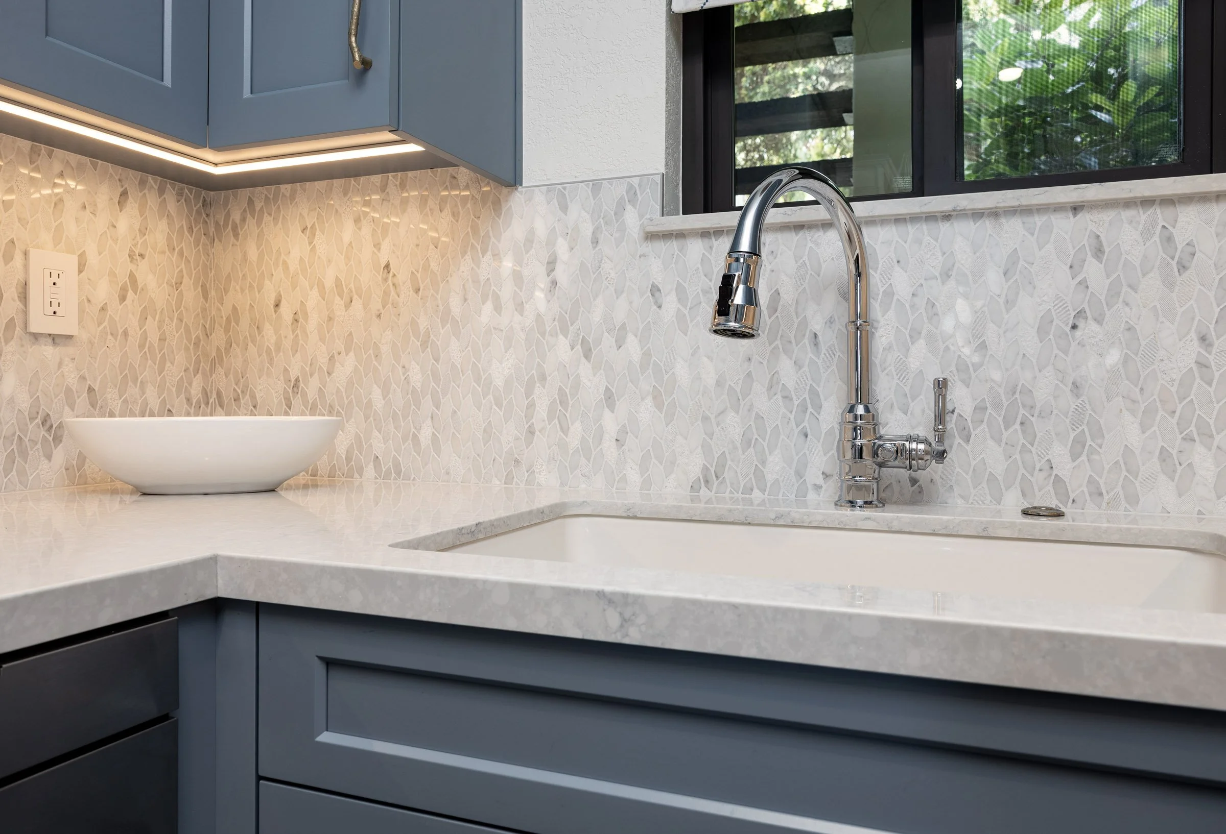 santa-barbara-modern-coastal-kitchen8.jpg