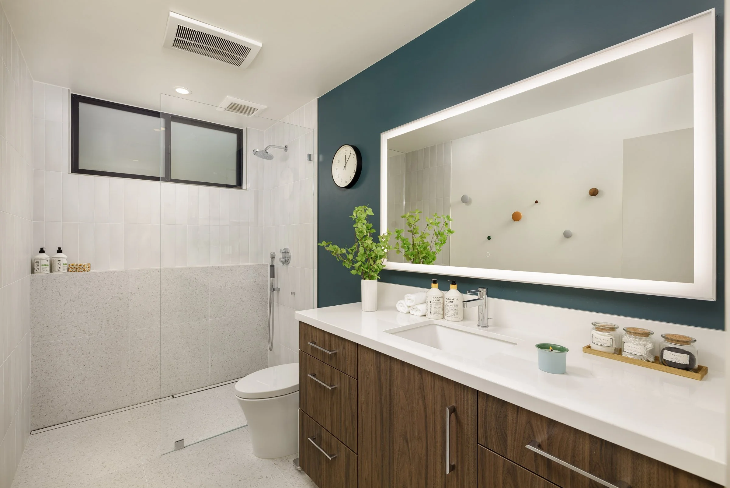 santa-barbara-midcentury-modern-bathroom1.jpg