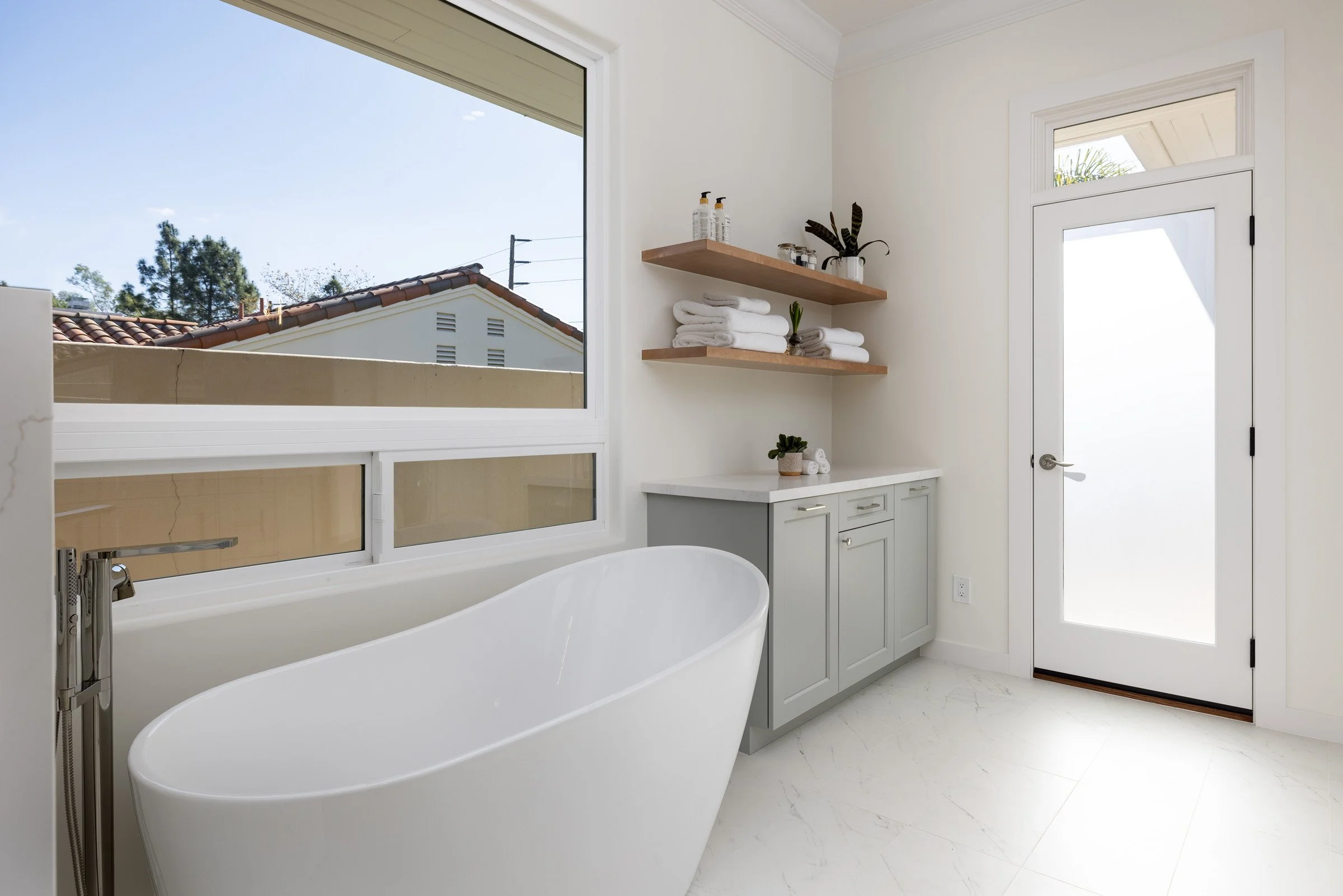 santa-barbara-contemporary-coastal-bathroom7.jpg