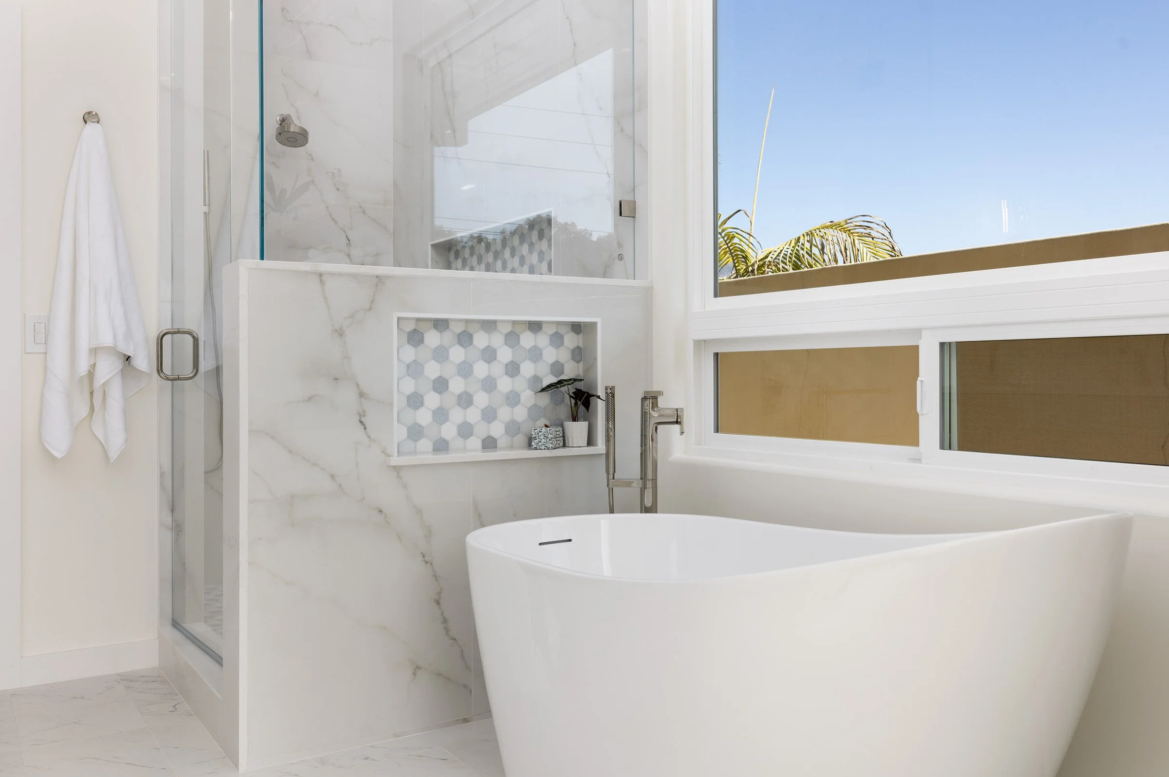 santa-barbara-contemporary-coastal-bathroom8.jpg