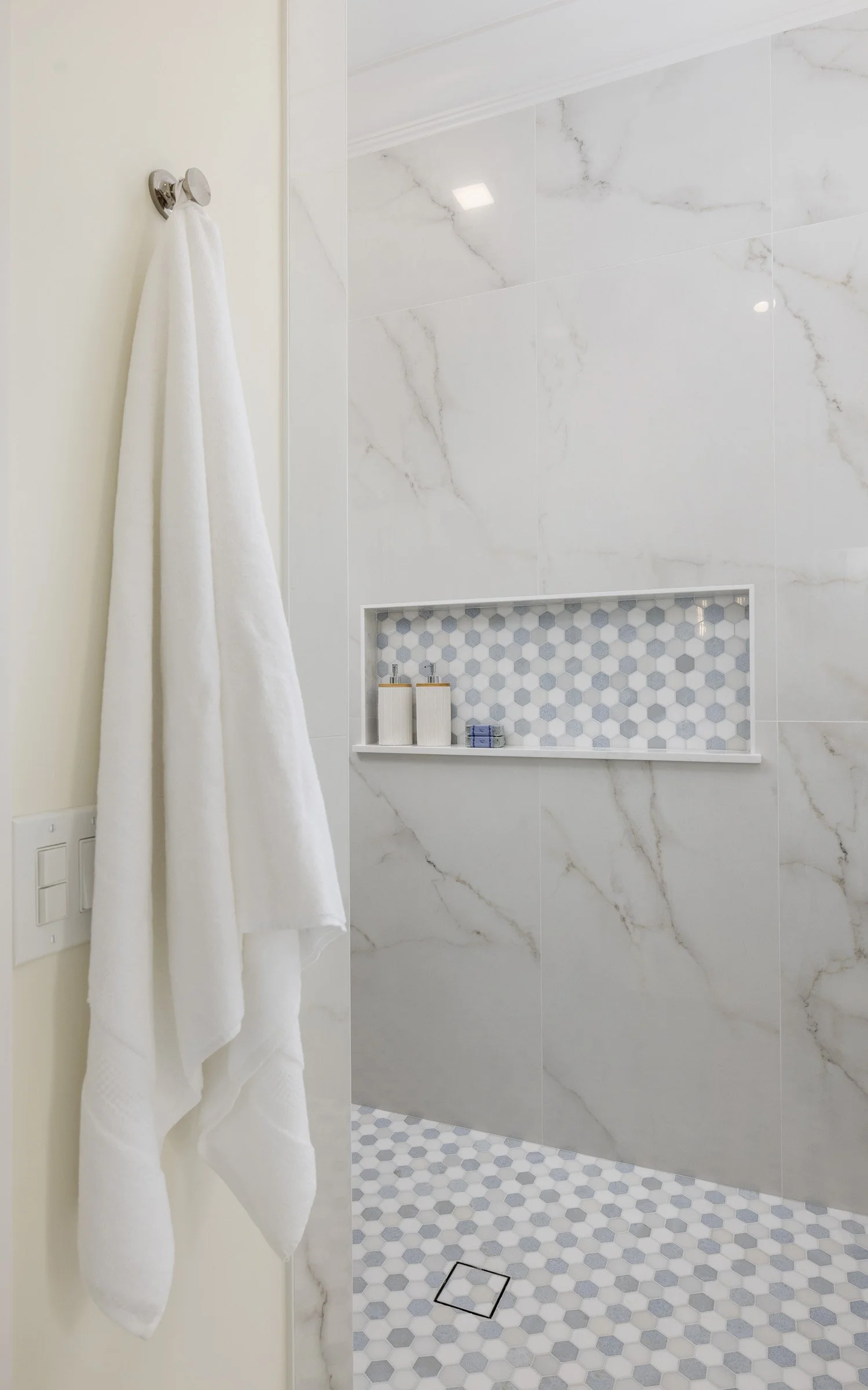 santa-barbara-contemporary-coastal-bathroom10.jpg