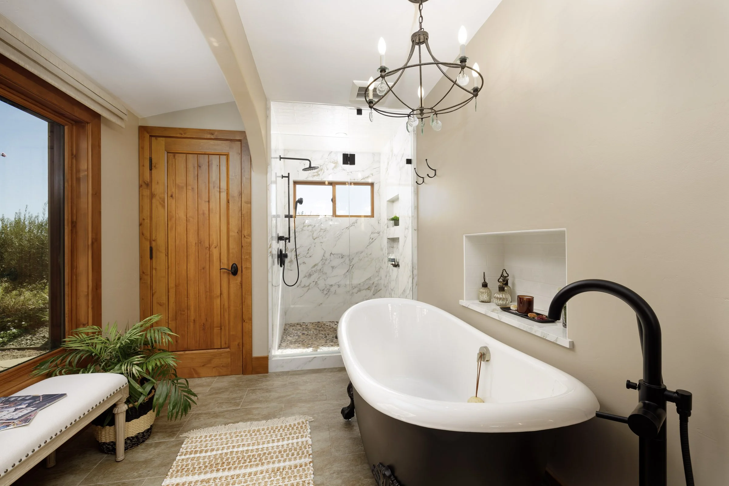 santa-barbara-modern-farmhouse-bathrooms3.jpg