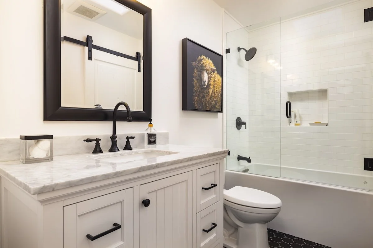 solvang-modern-farmhouse-bathrooms1.jpg