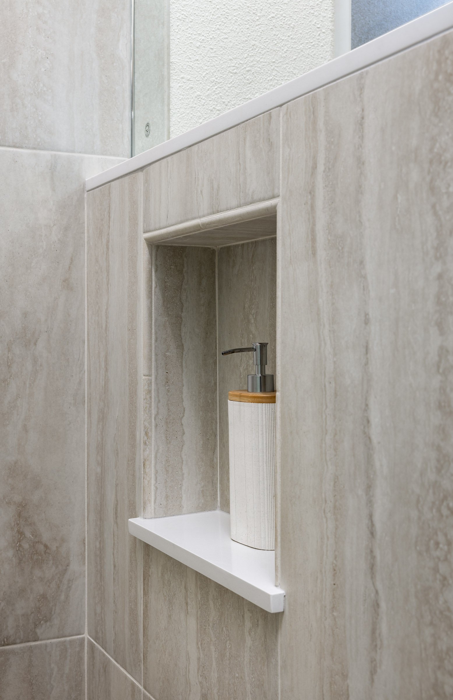 santa-barbara-modern-organic-bathrooms11.jpg