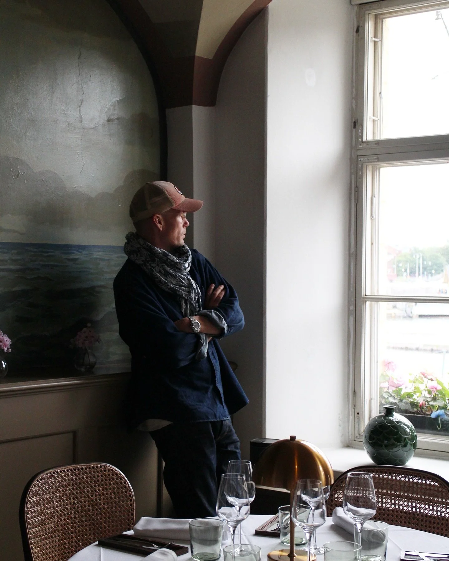 Lauantai-illan pl&auml;&auml;nit viel auki? T&auml;&auml;l me odotellaan drinksut ja herkut valmiina😌
#victorskroghelsinki #helsinkieats #nordicfood #myhelsinki #visithelsinki #saturdaynight