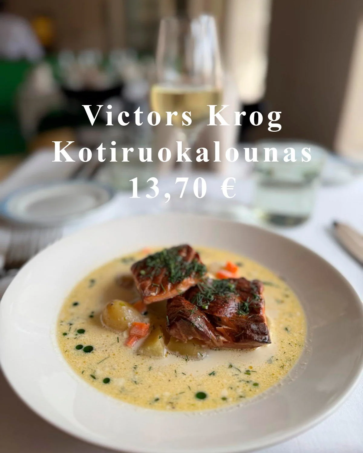 Victors Krogin kotiruokalounas viikolla 11 Ti-Pe klo 12-15

✅ Savulohikeitto 13,70&euro;
✅ Peurapullat, pippurikastike, puolukkasurvos ja muusi 13,70&euro;

Lounaan kanssa pieni alkusalaatti ja kahvi
 #helsinkiravintolat #visithelsinki #etel&auml;ran