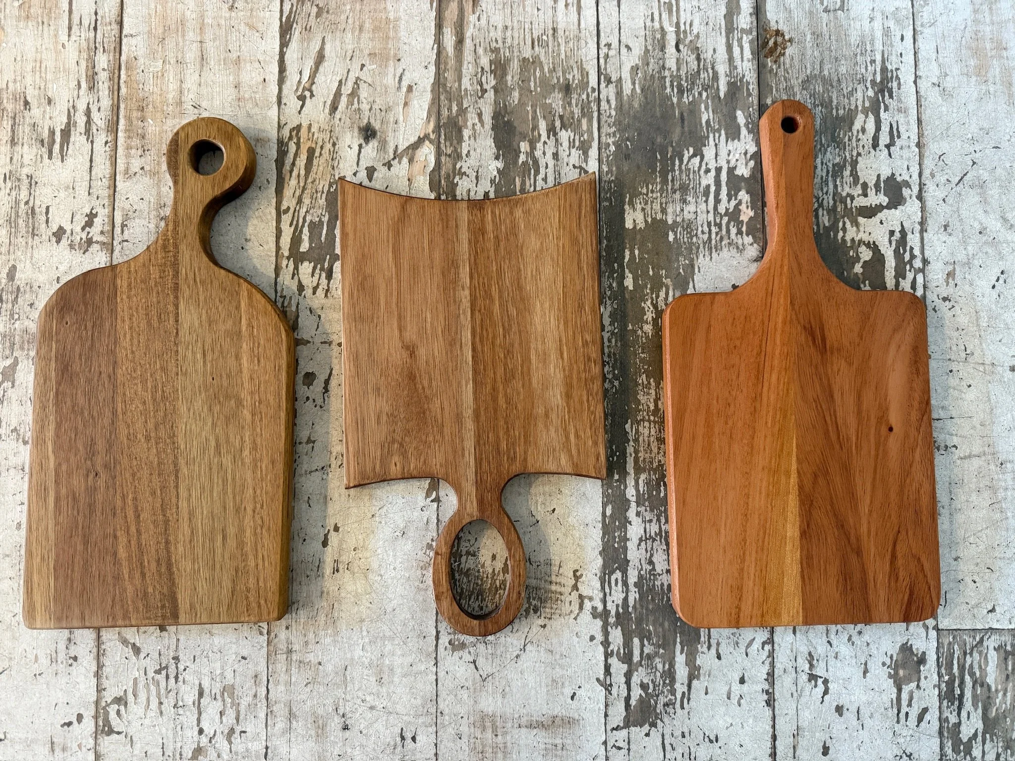 Standard size wood charcuterie boards used in resin DIY workshops