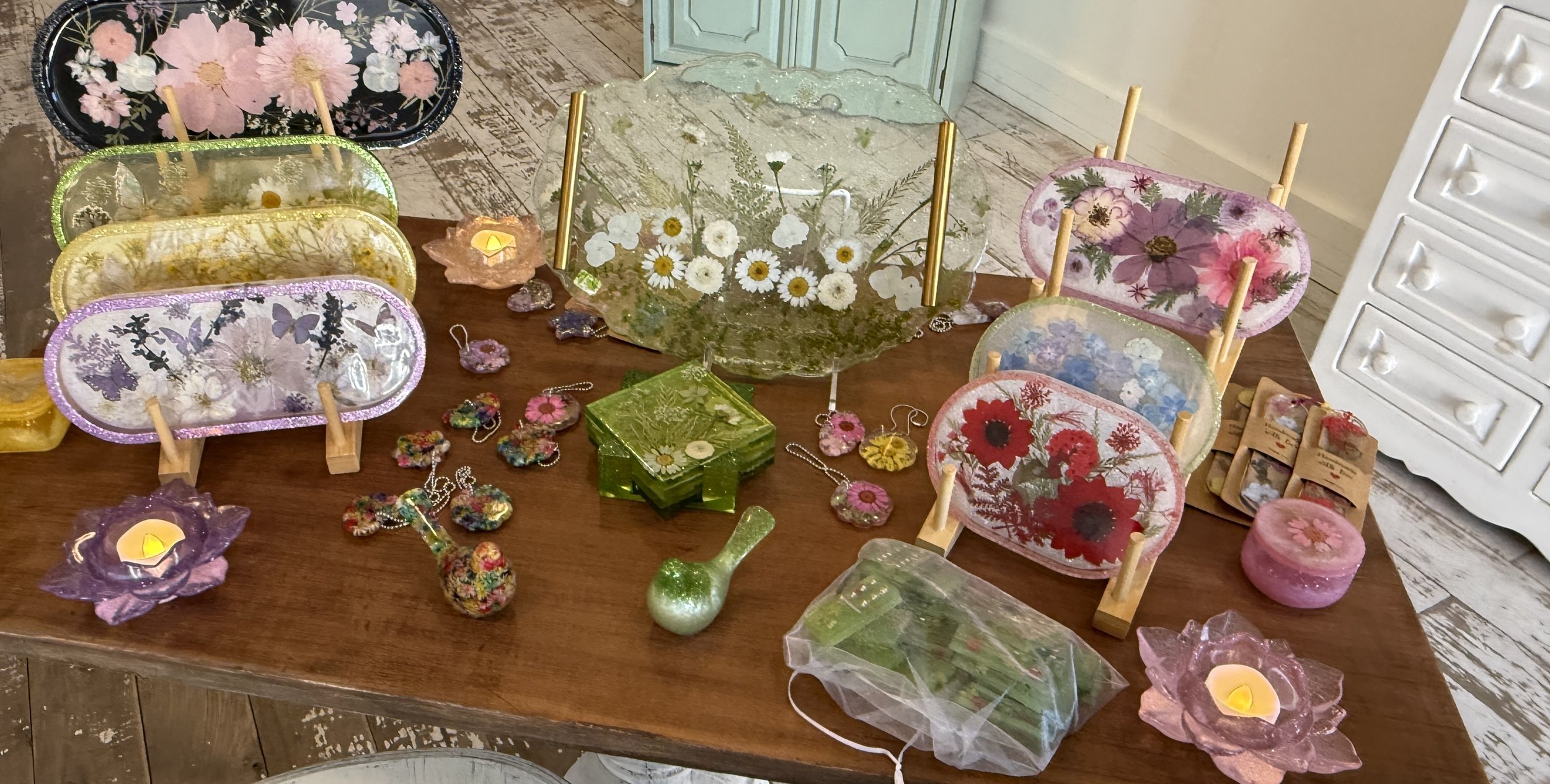 Botanical (Flowers) Resin Art trays, coasters, votives, birds,