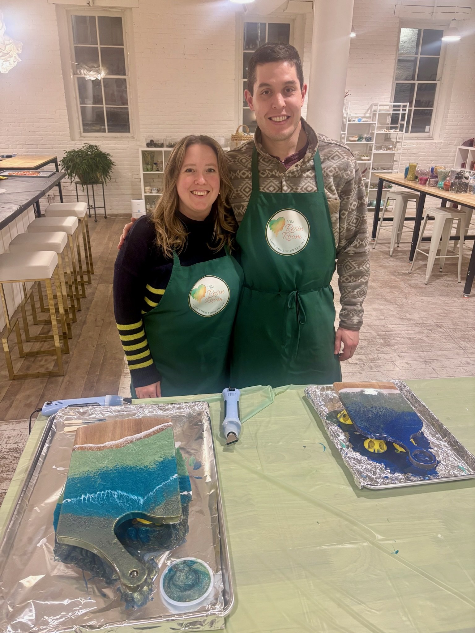 Birthday suprise wood resin charcuterie board DIY workshop - activity/event/private party