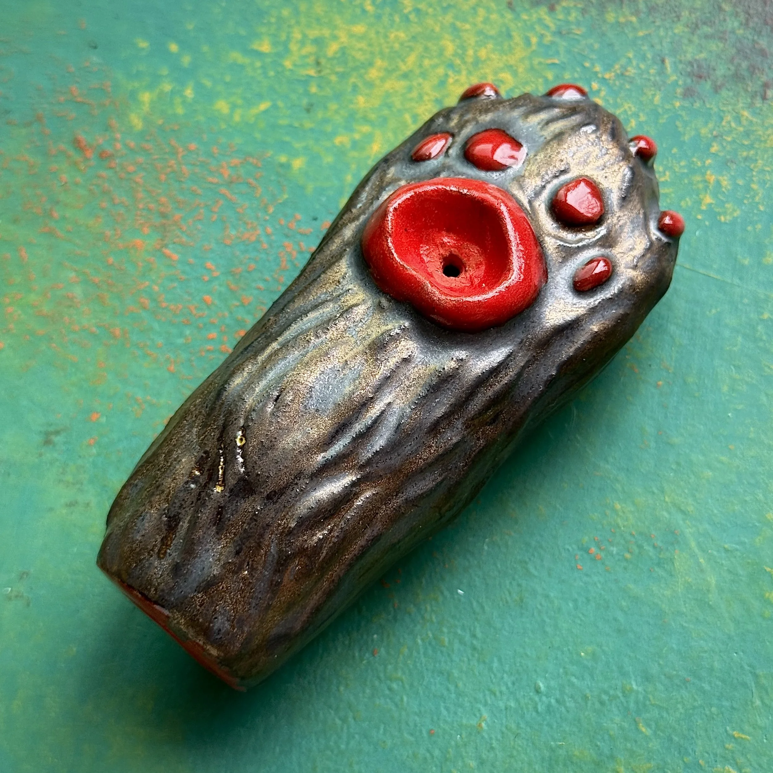 "Cat Paw I" Ceramic Pipe