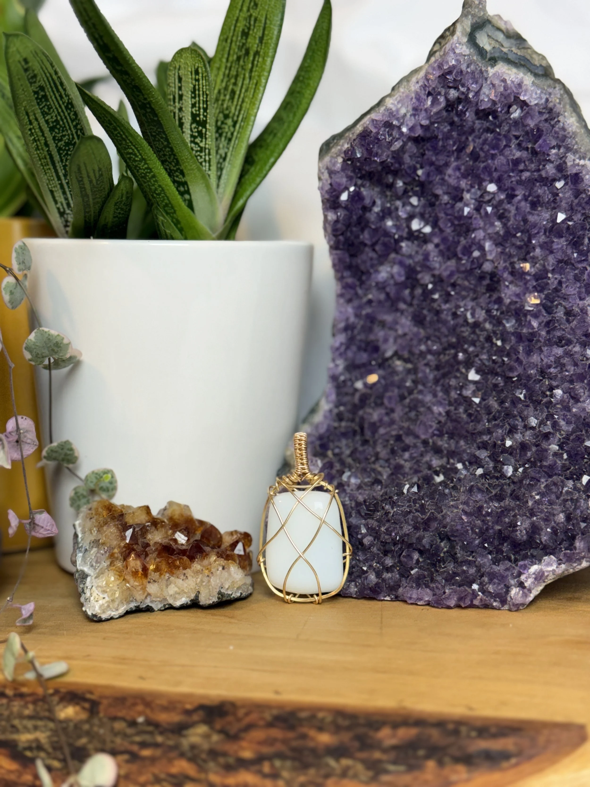 Gold & White Glass Lattice Pendant