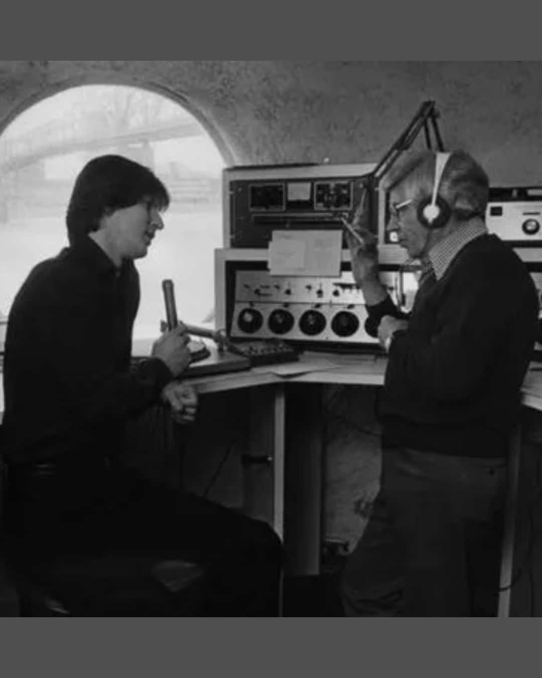 April 1980: "WKRP in Cincinnati" star Gary Sandy visits with WNOP-AM DJ Ray Scott in WNOP's floating radio studio on the Newport riverfront.