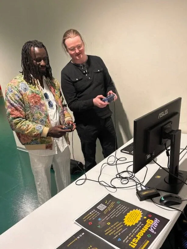 F&ouml;r en vecka sedan var vi inbjudna till en seminariekv&auml;ll med Pa Modou Badjie (@pamodoupanetoz) som f&ouml;rutom att vara s&aring;ngare i Panetoz ocks&aring; &auml;r en underbar f&ouml;rel&auml;sare som vi fick lyssna till p&aring; temat: H