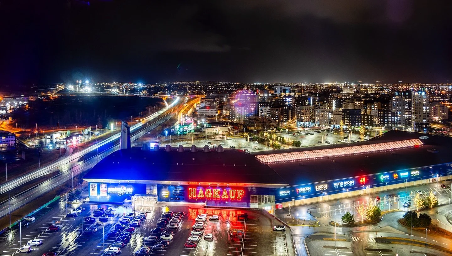 Lights On The Path&hellip;

🌟 Turn Every Moment Into Art with Photography AXM 🌟
Looking for stunning, professional photos in Reykjav&iacute;k? 📍
We offer exclusive photography and videography packages at the best prices, tailored to your needs and