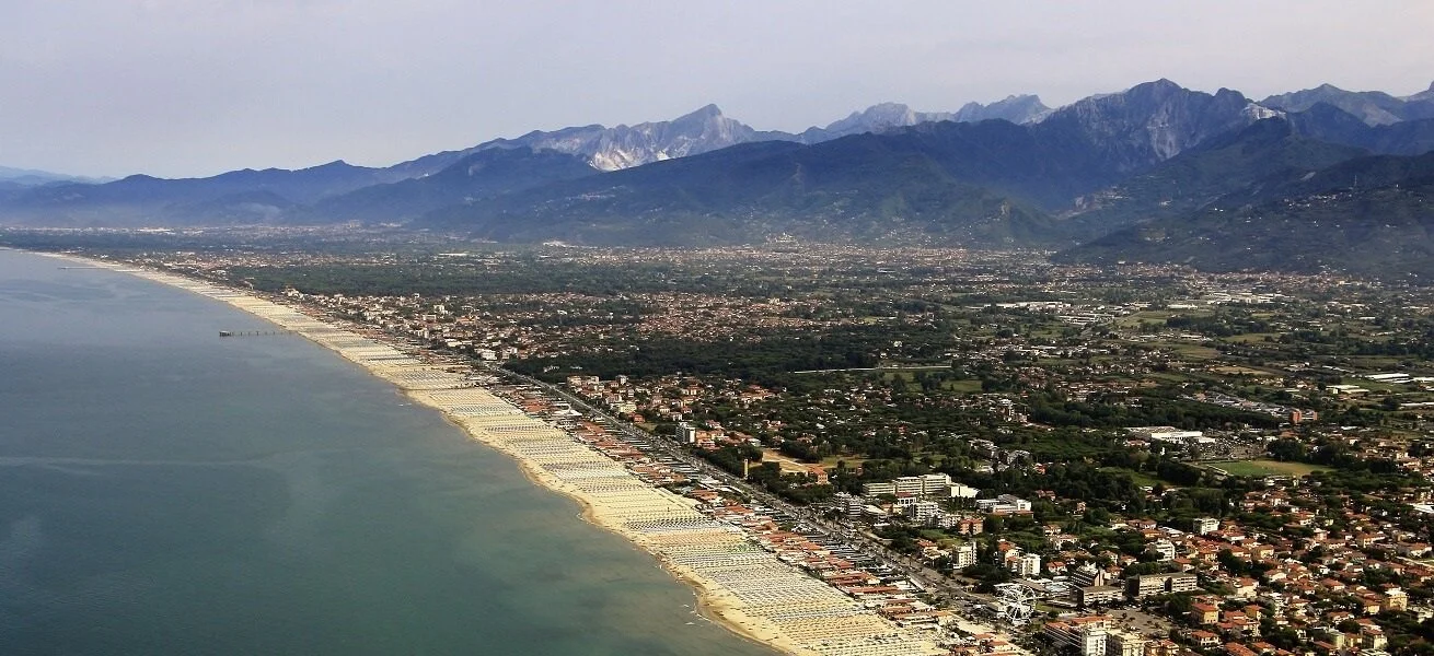 Social media marketing per hotel e stabilimenti balneari: audit di 10 strutture in Versilia