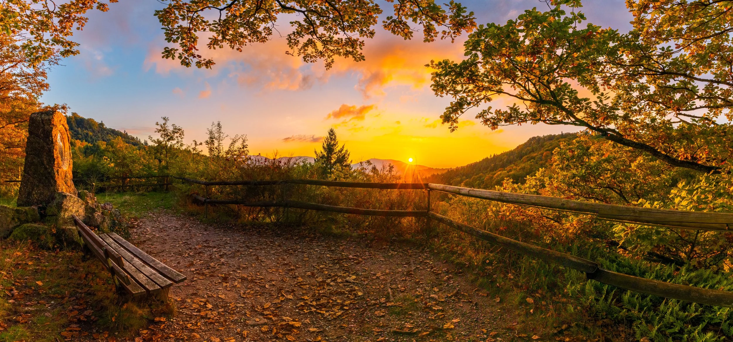 Herbstsonnenuntergang - Panorama (Querformat)