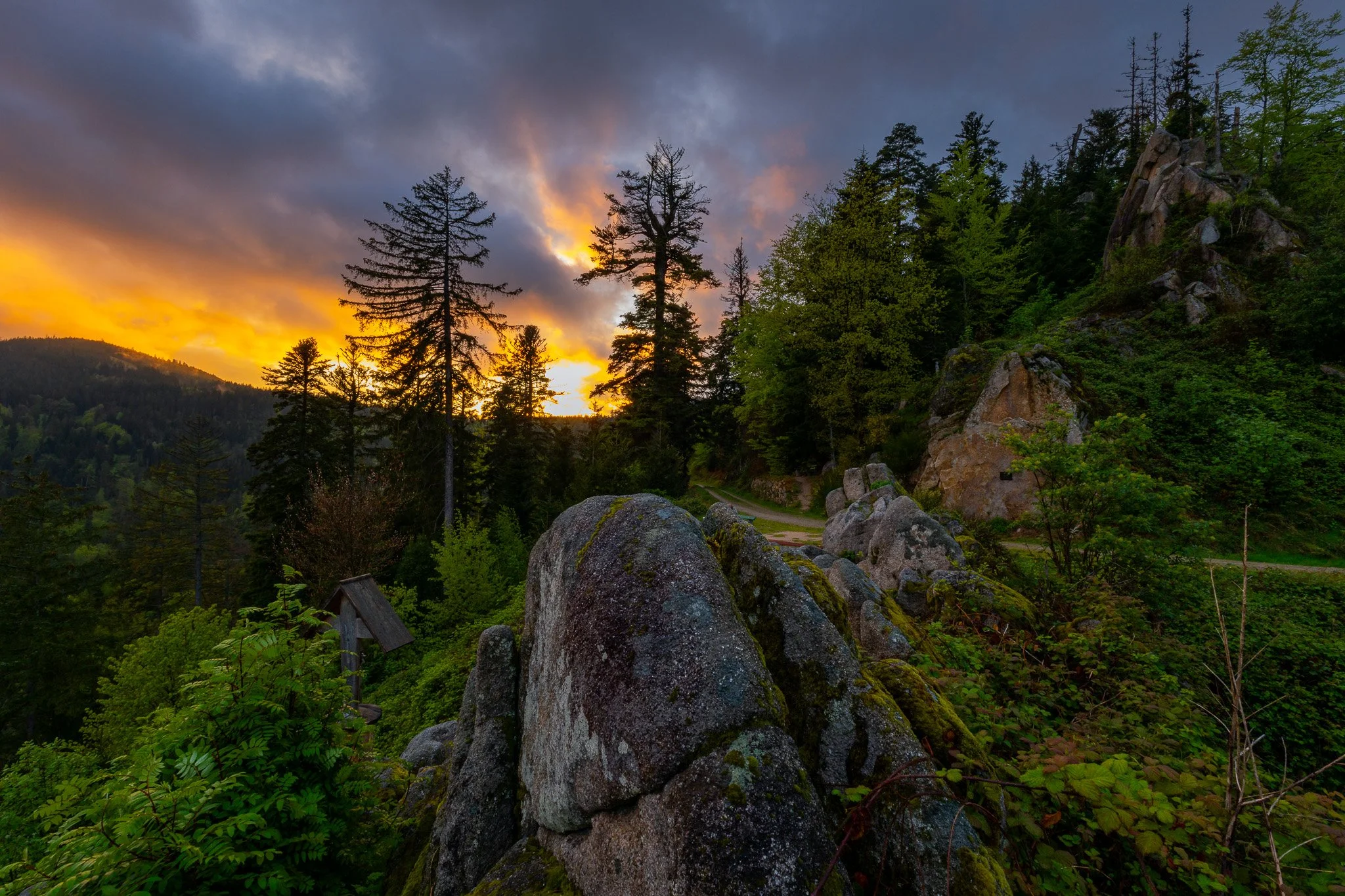 Gewitterstimmung bei Sonnenuntergang (Querformat)