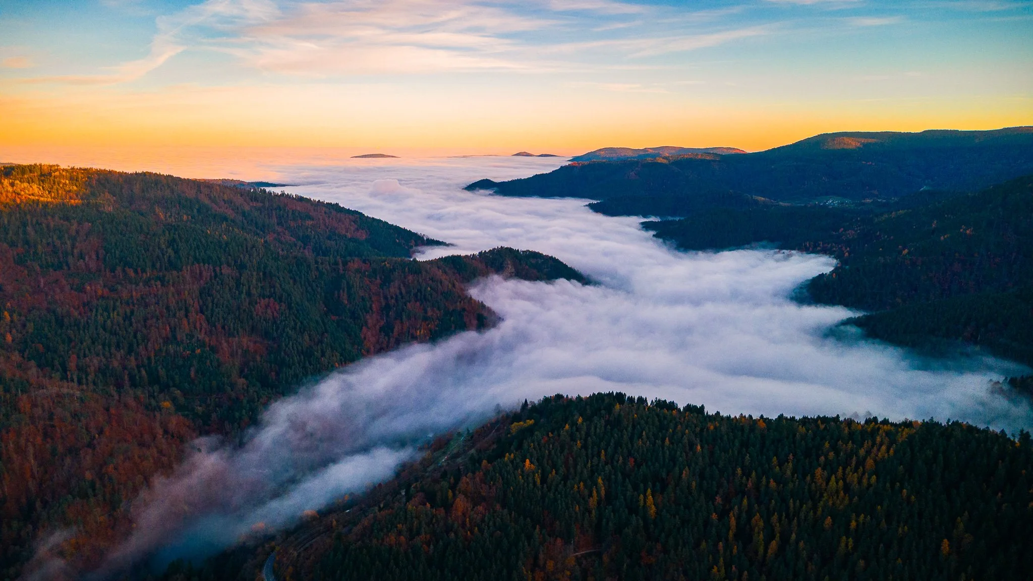 Nebel im Tal (Querformat)