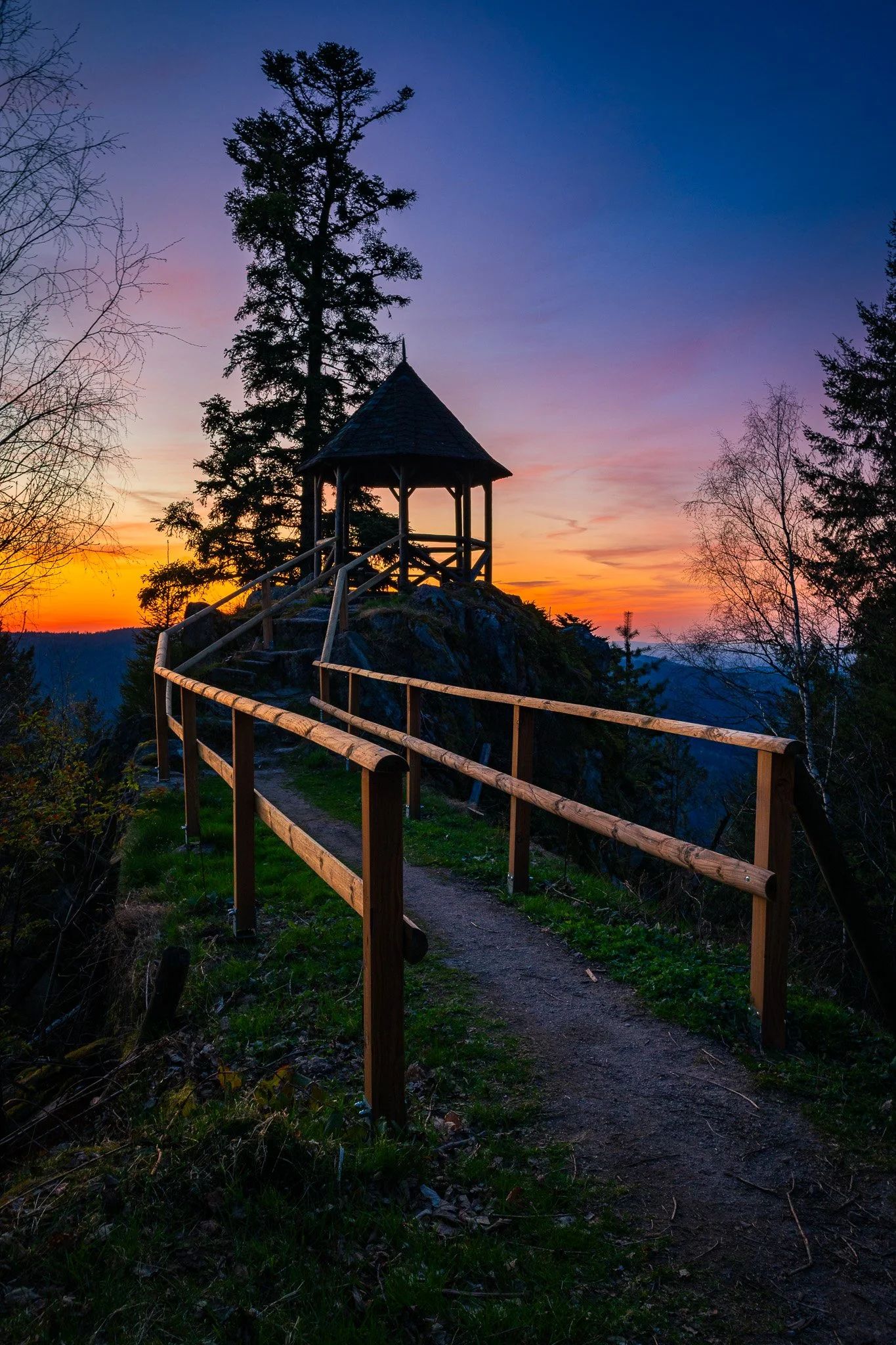 Pavillon im Abendrot 2 (Hochformat)