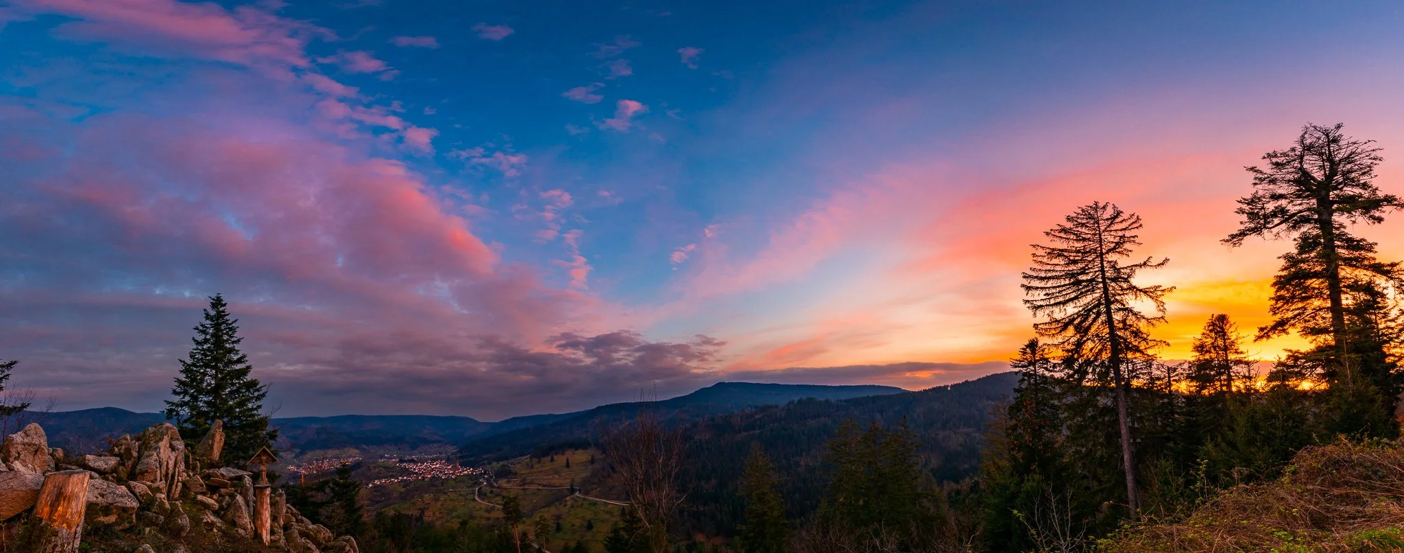 Farbenprächtiges Abendrot - Panorama (Querformat)