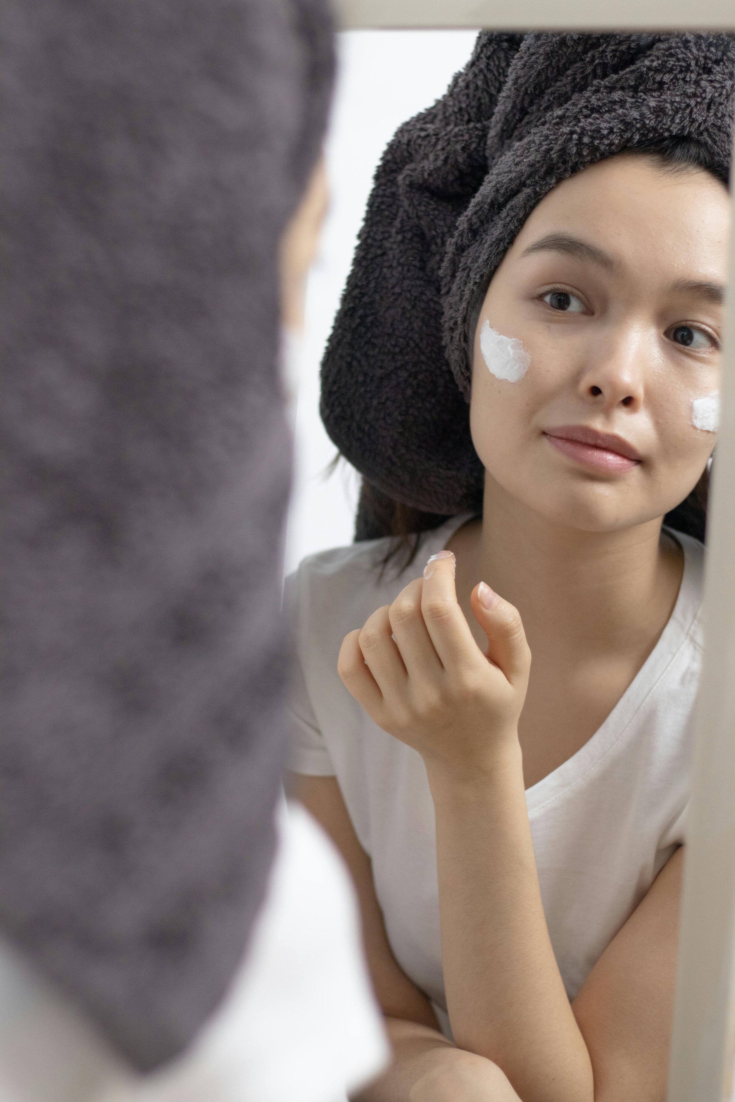 Holiday Glow-Up: Combining Chemical Peels &amp; Hydrafacials Safely