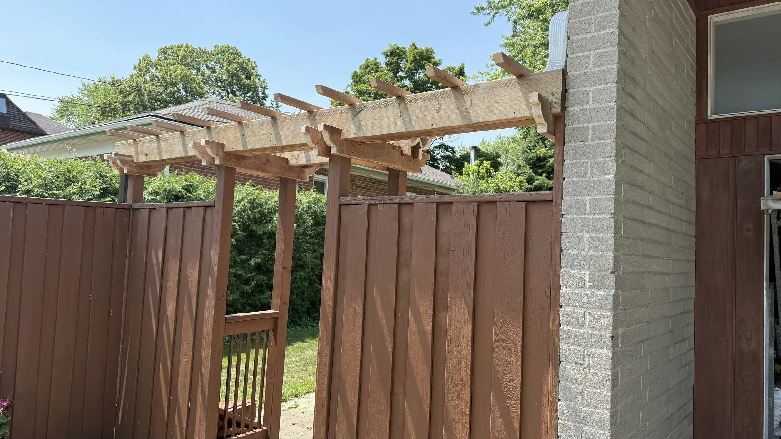 Backyard Fence Mod