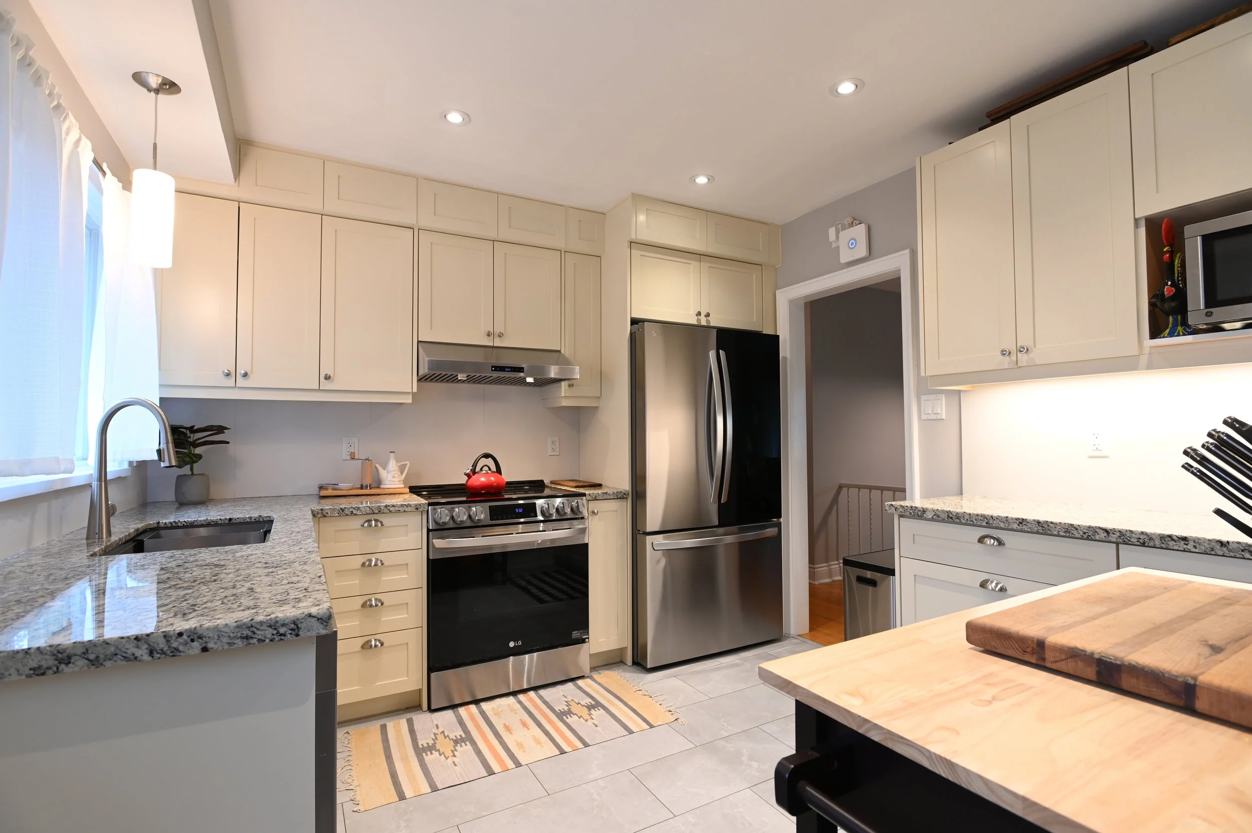 Custom Kitchen Cabinets