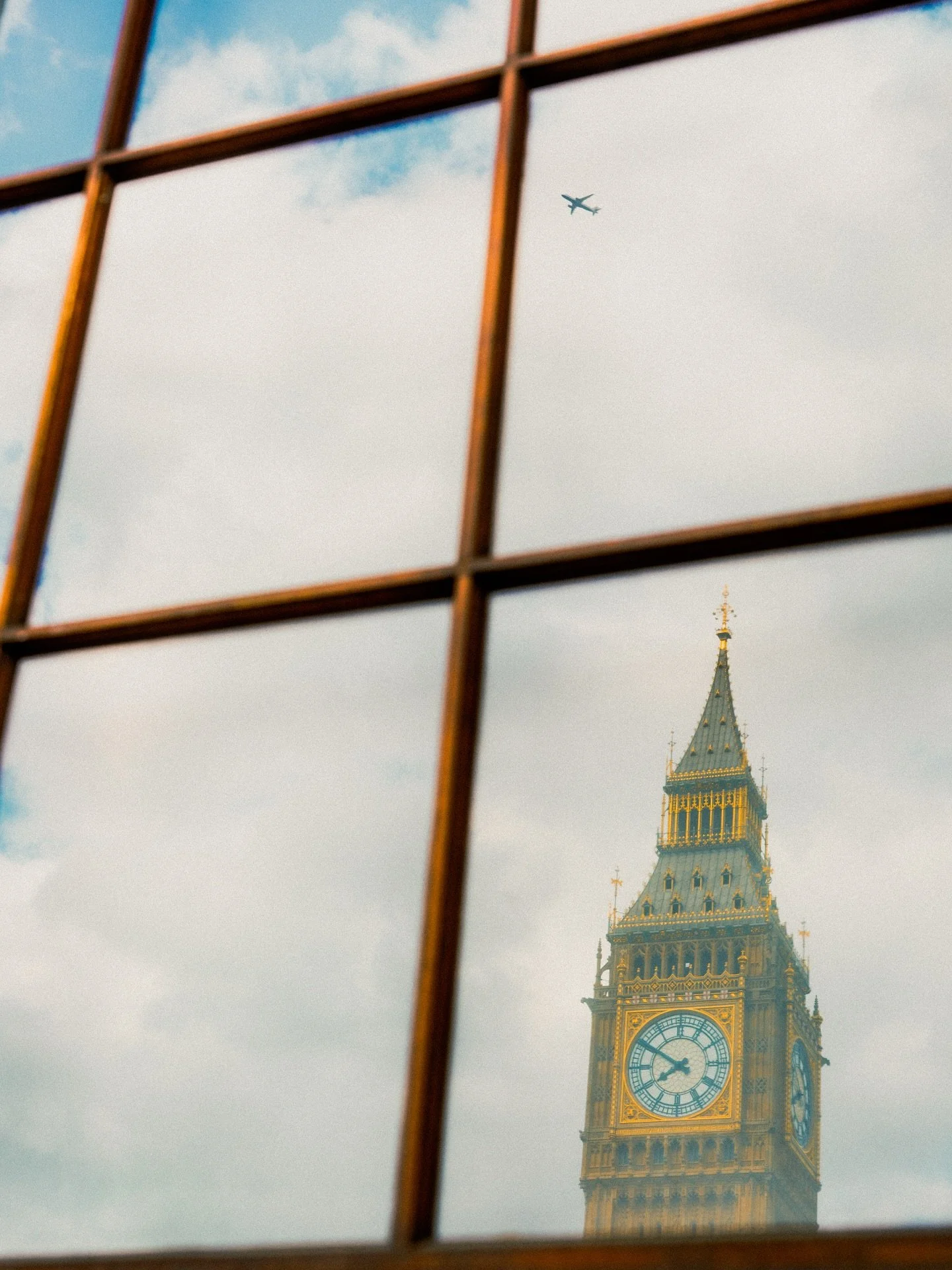 Poking through.
Westminster, London.
#pvmondaywindows 
#PVMondayWindows
@photovogue