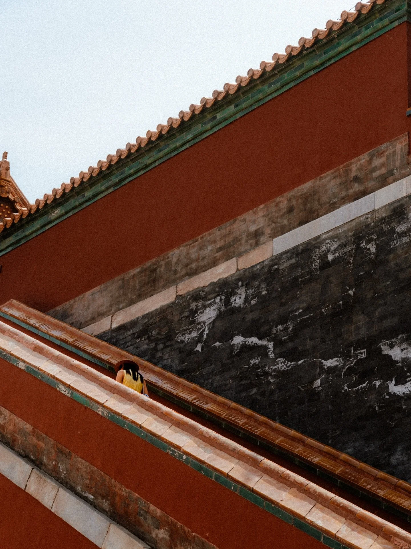I spend a non-insignificant amount of time degrading plastic looking digital pictures for my own enjoyment.

Summer Palace
Beijing, China
2025.

#street_me_up
#SLS_streets
#dejavu_mvgvzine
#trafficlightmagazine
#streetshotinternational
#progressivest