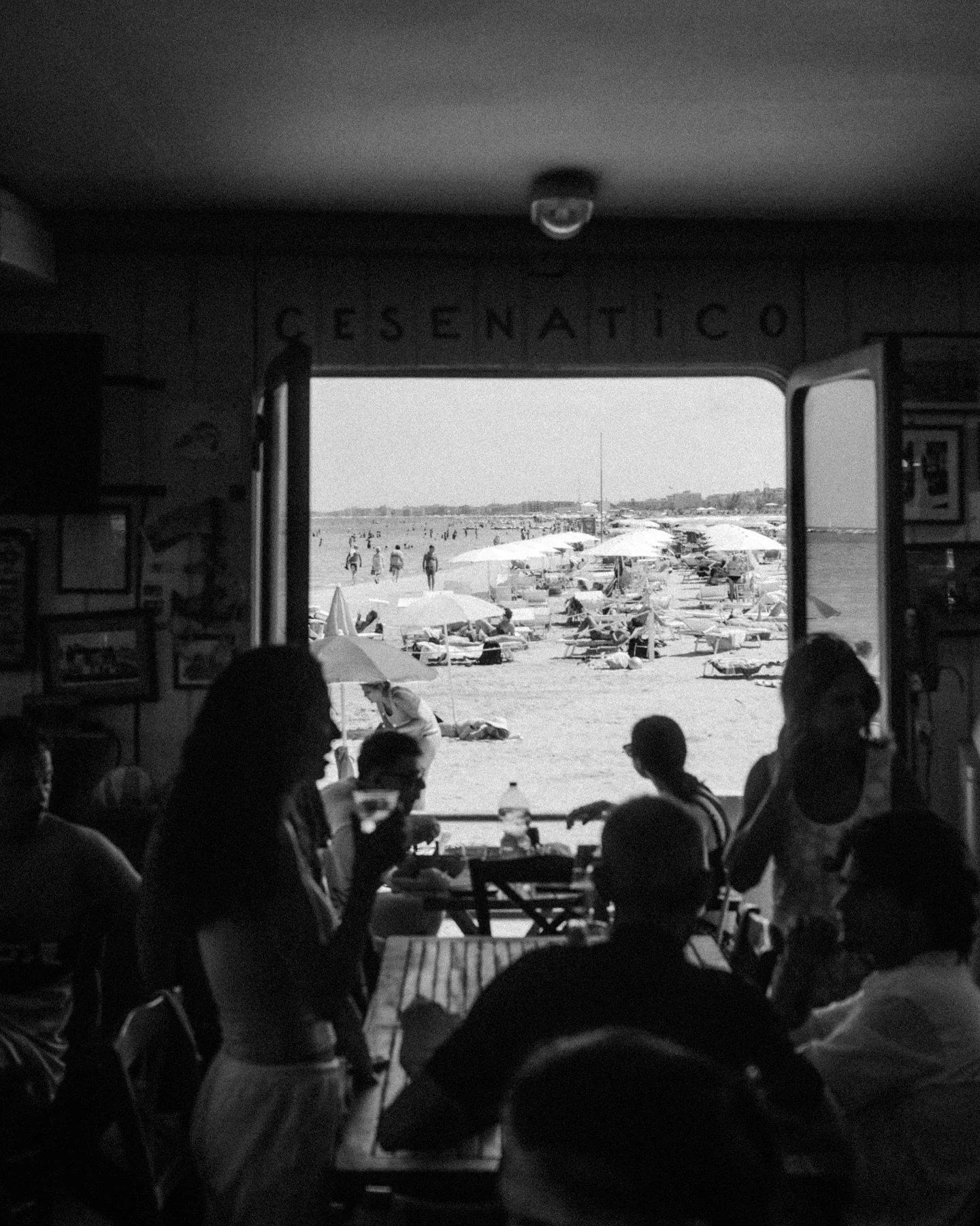 All my summer dreams are in black and white.

Italy, 2025.

#bwphotooftheday #bwphoto #strtphoto #des_photomag #streetphographyinternational #voyagevoyage #voyagevoyagemagazine #streetsnappers #visitemiliaromagna #picoftheday