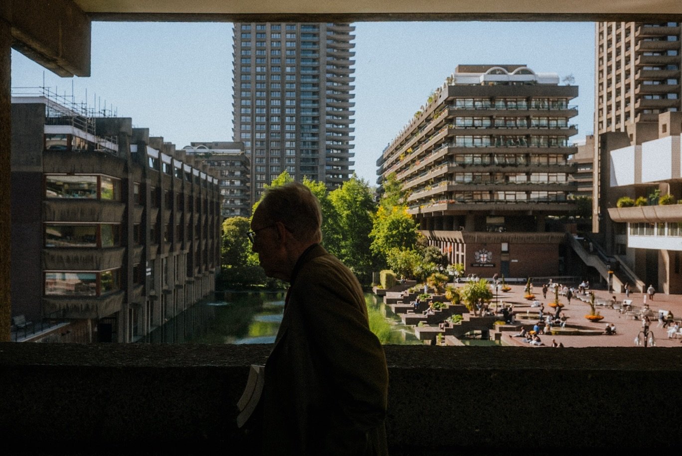 Barbican. Over and over again.

London, 2026.

#street_me_up #lensculture #dreaminstreets #des_photomag #barbicancentre