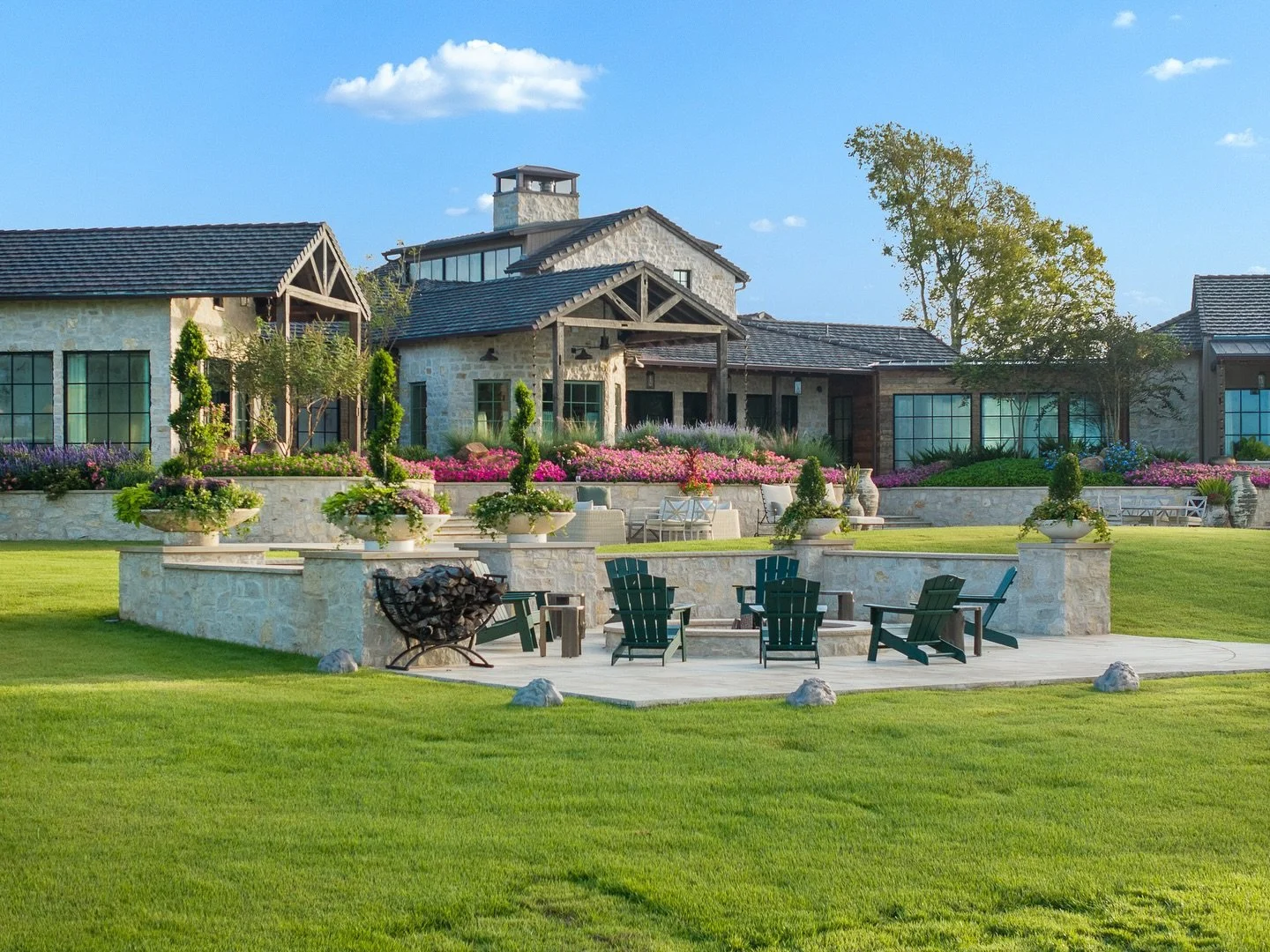 This property doesn&rsquo;t need need a caption it speaks for itself 😍

Media For Papescapes Landscaping
