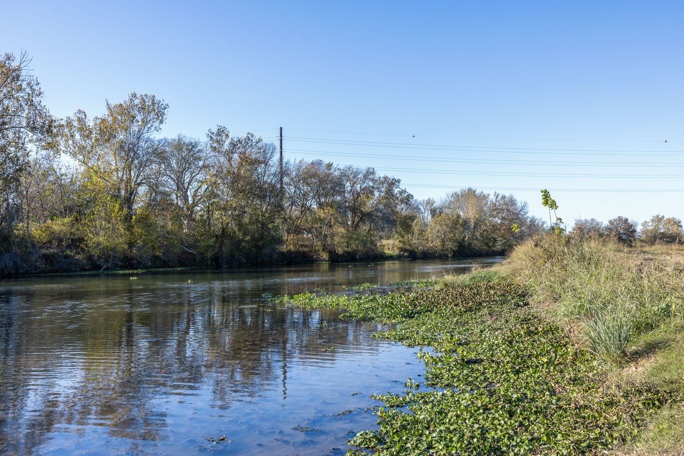 Riverfront property, elevated through our lens 📸

Listed by @land_unlimitedtx 

#riverfrontpropert #realestate #property #realestatephotography #media