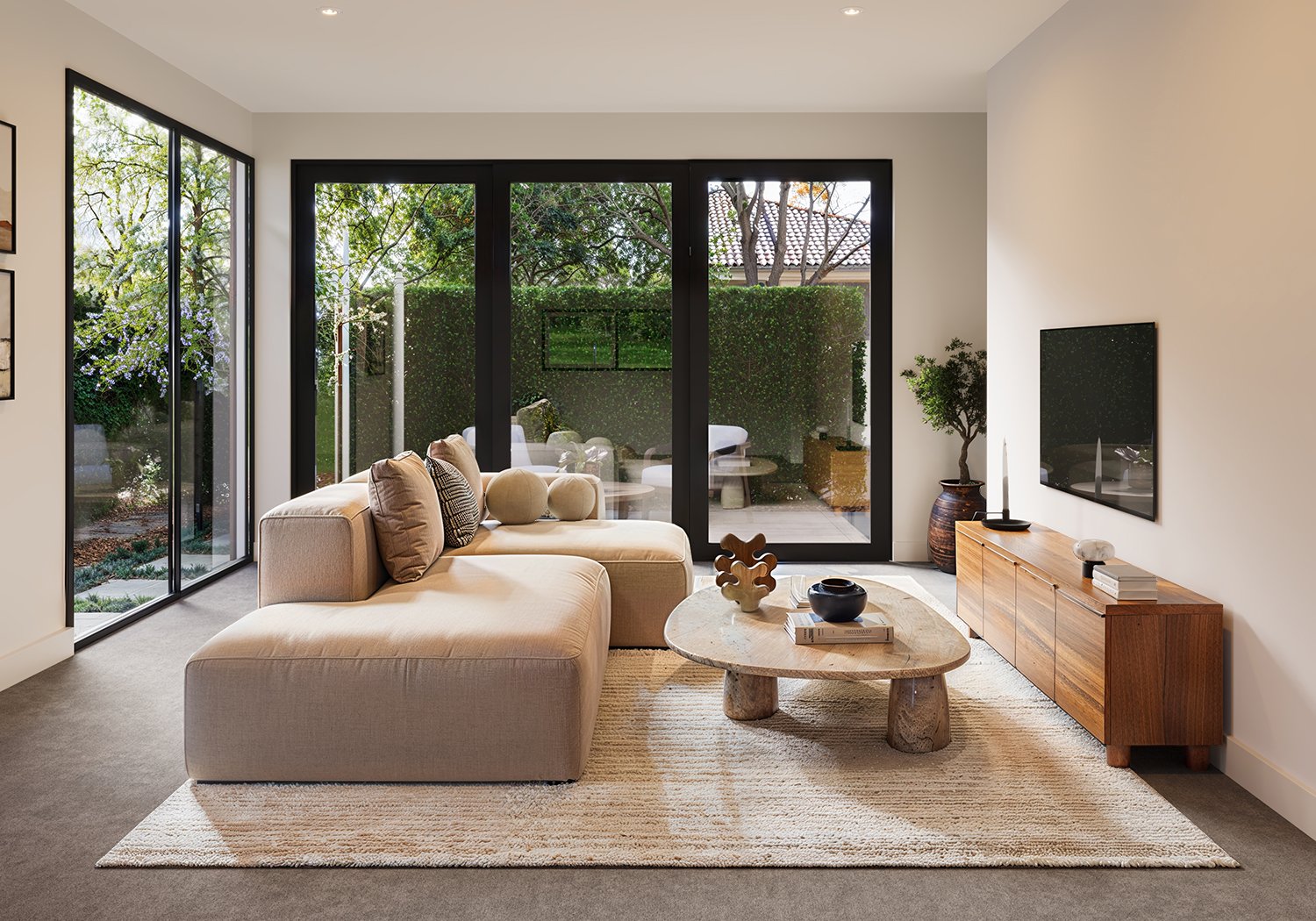 Neville Street_Livingroom_enhanced.jpg