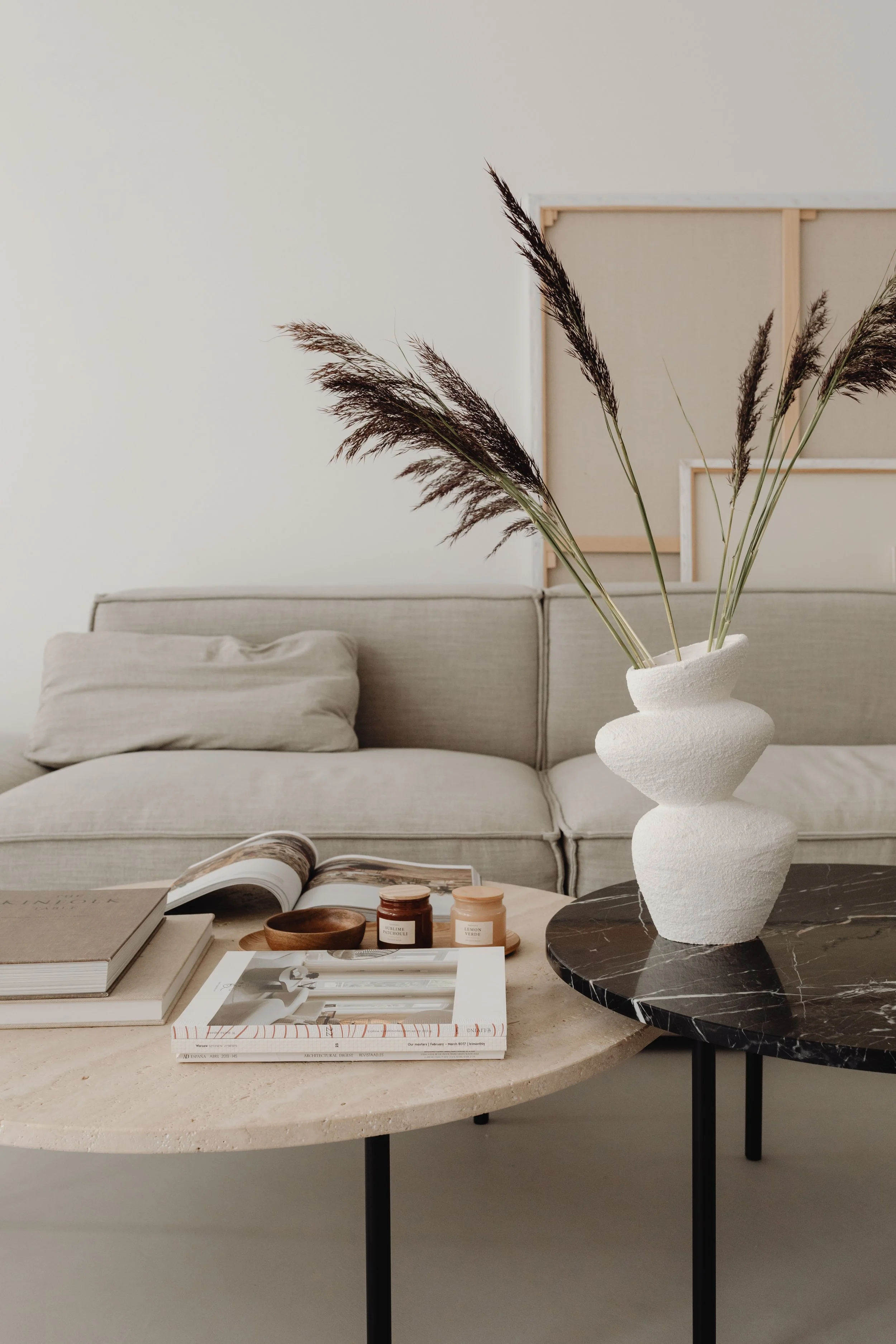kaboompics_travertine-coffee-table-and-greige-linen-couch-28887.jpg
