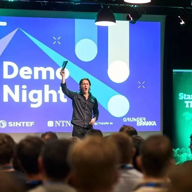 DEMO NIGHT @ DIGS