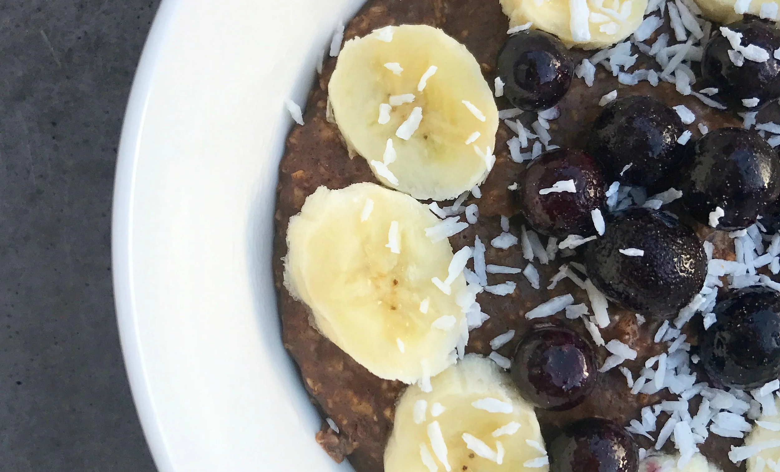 Banana Berry Chocolate Oats