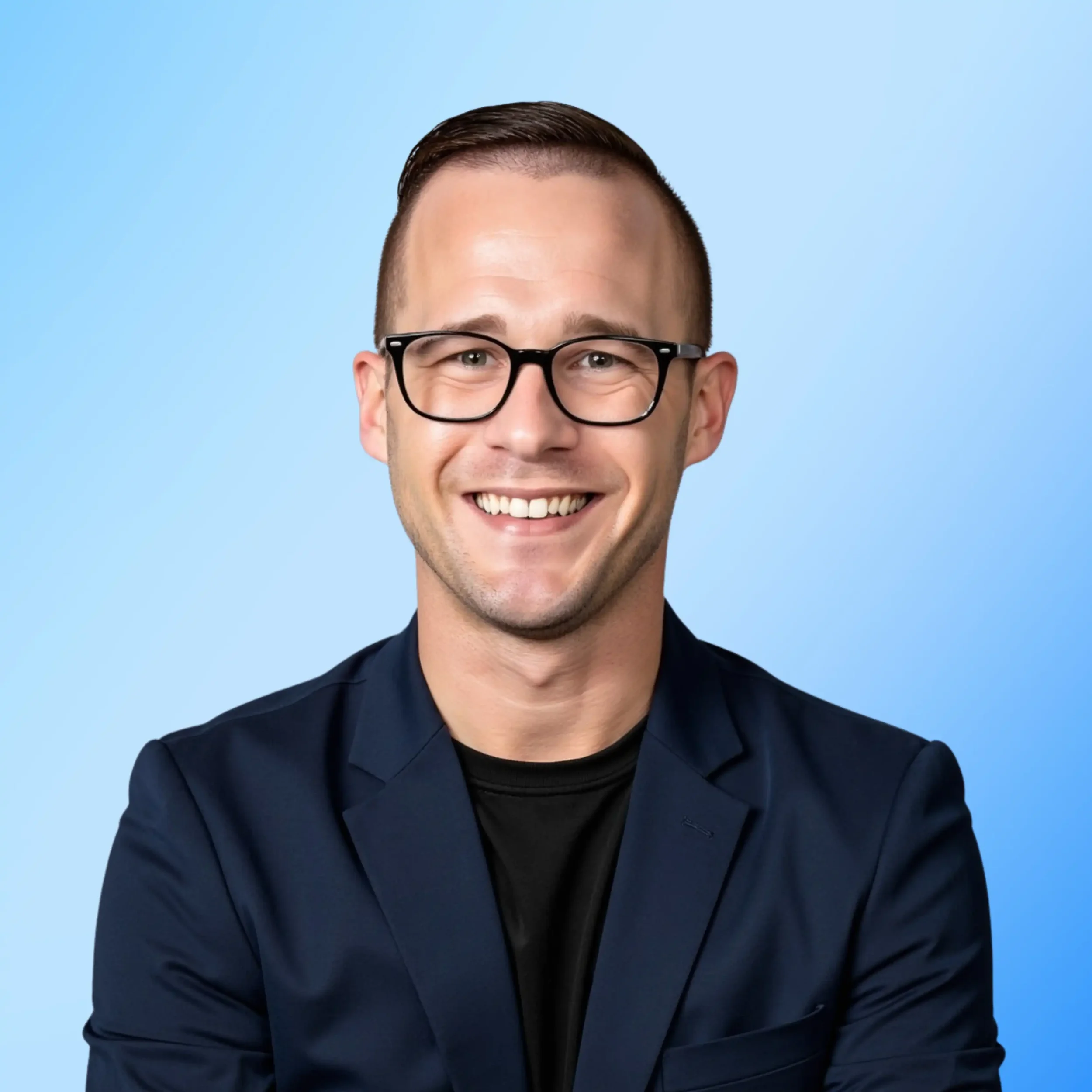 alex zweydoff ceo headshot on blue background.