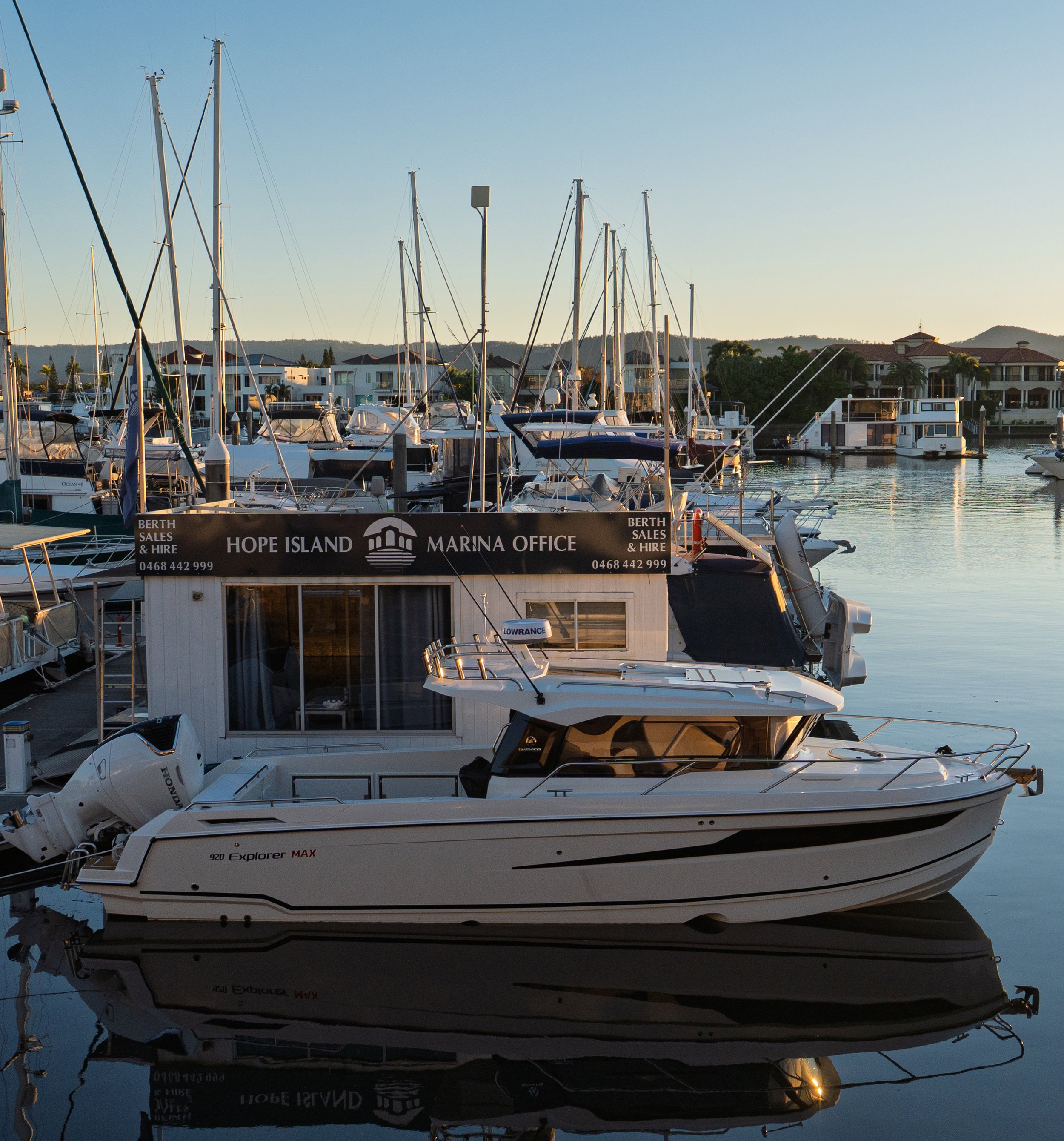 HOPE ISLAND MARINA-72.jpg
