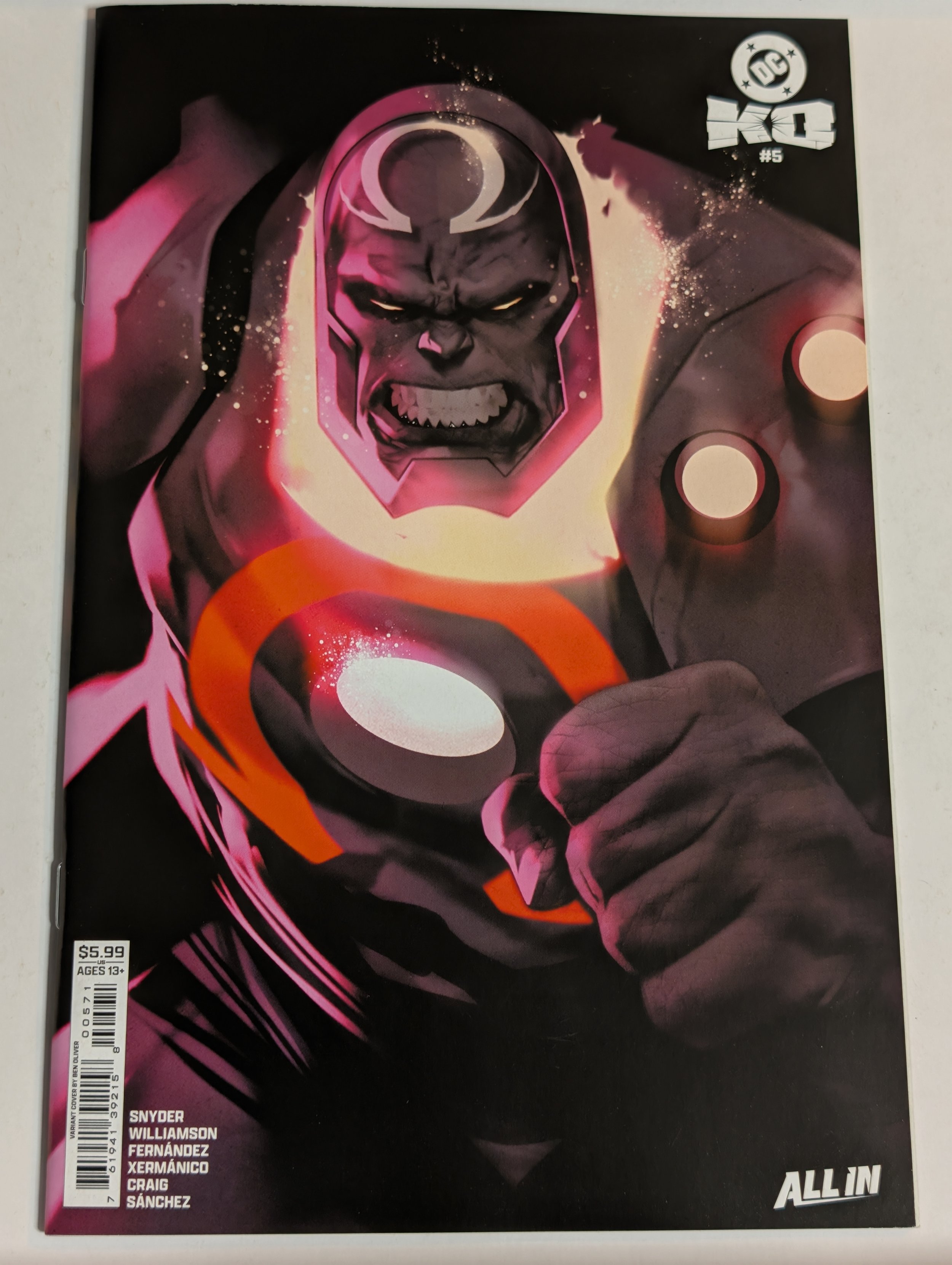 DC K.O. #5 (1st Printing) Ben Oliver Face-Off Variant