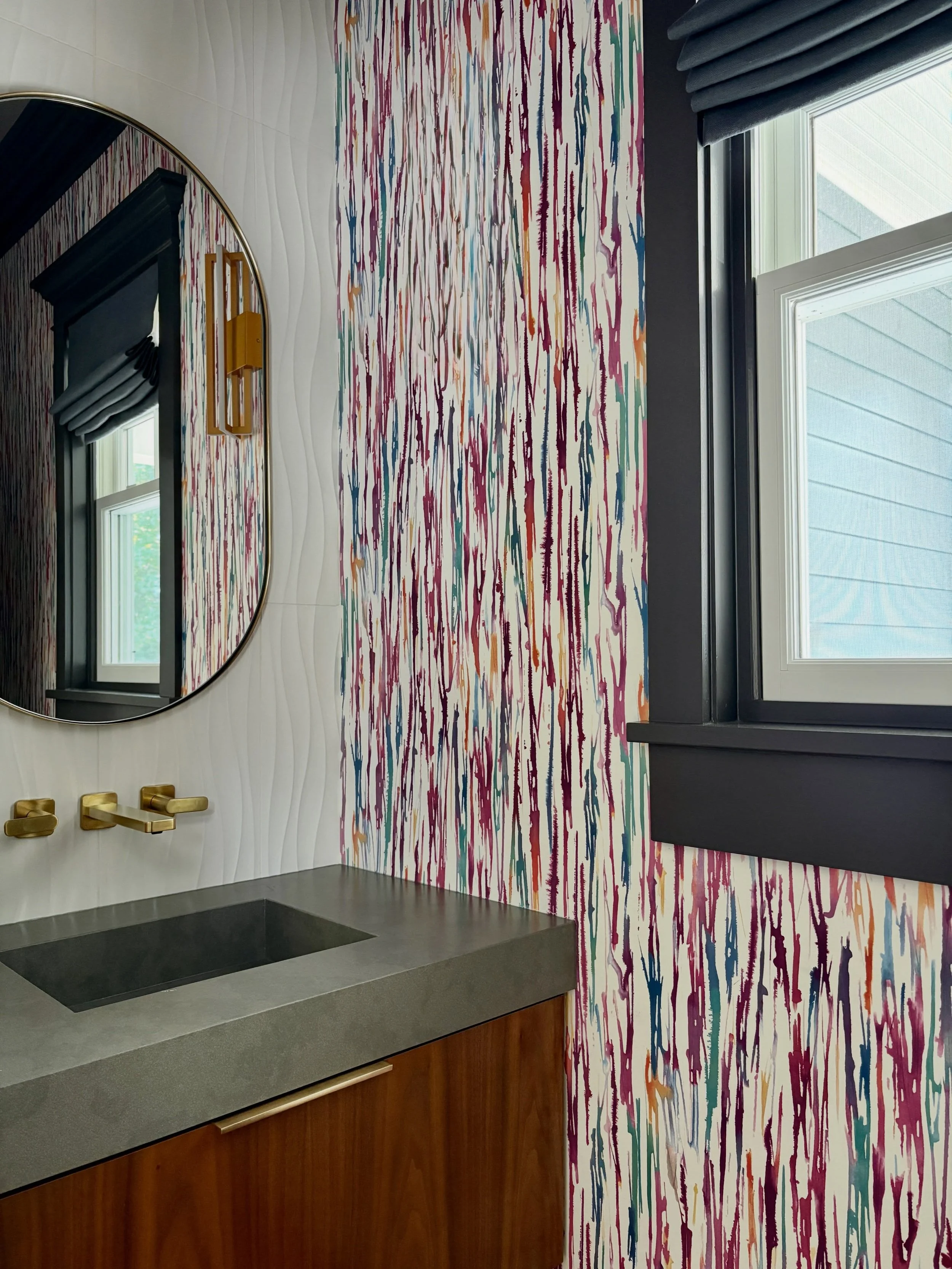 Small space, big energy. Never met a powder room I didn&rsquo;t want to wallpaper✨

Design work for this space was completed during my time employed by Wildman Chalmers.