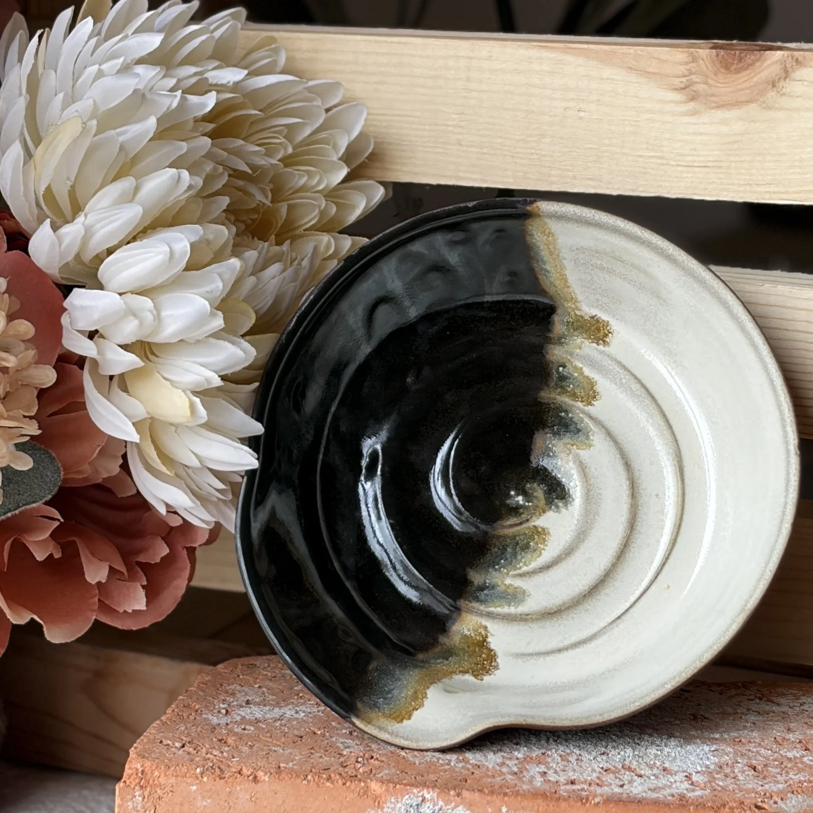 Black & White Spoon Rest