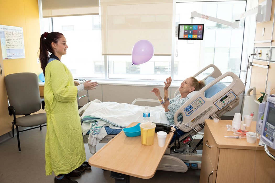 Volunteer-program-honoured-for-enhancing-care-of-hospitalized-seniors-3-1.jpg