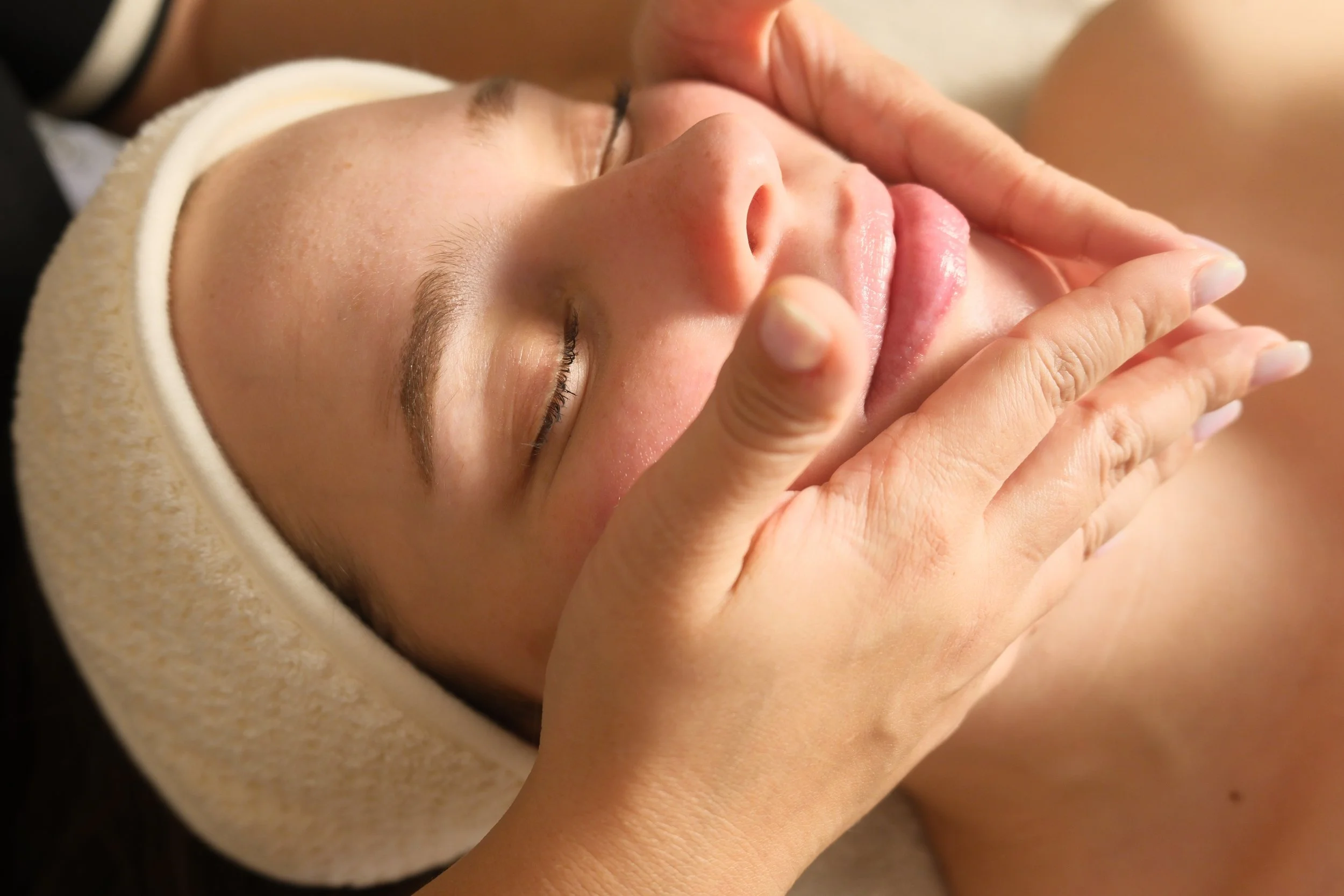 Luxury lymphatic facial massage for sculpting and relaxation in Miami med spa