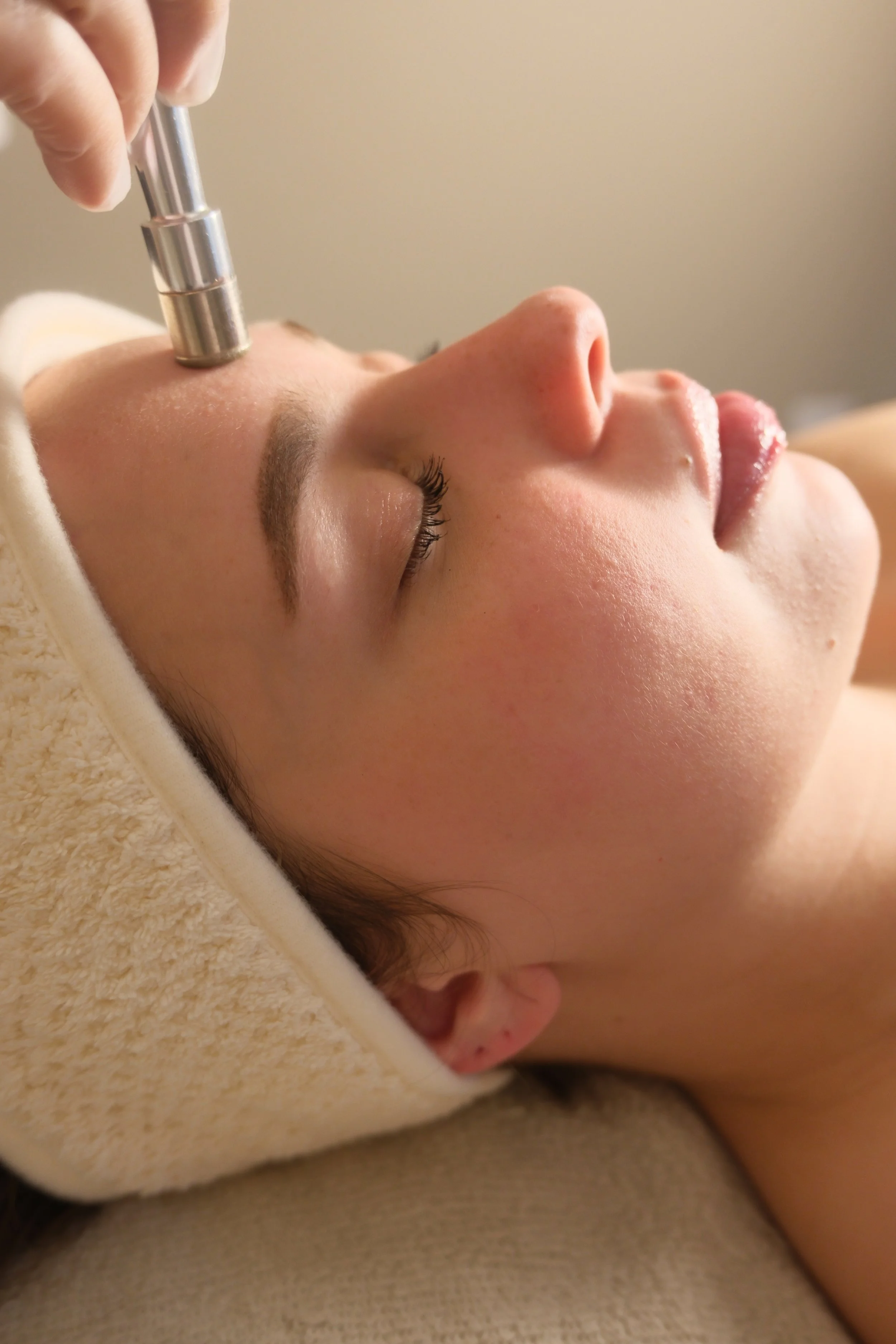 Diamond microdermabrasion exfoliation at luxury Brickell Miami aesthetics clinic