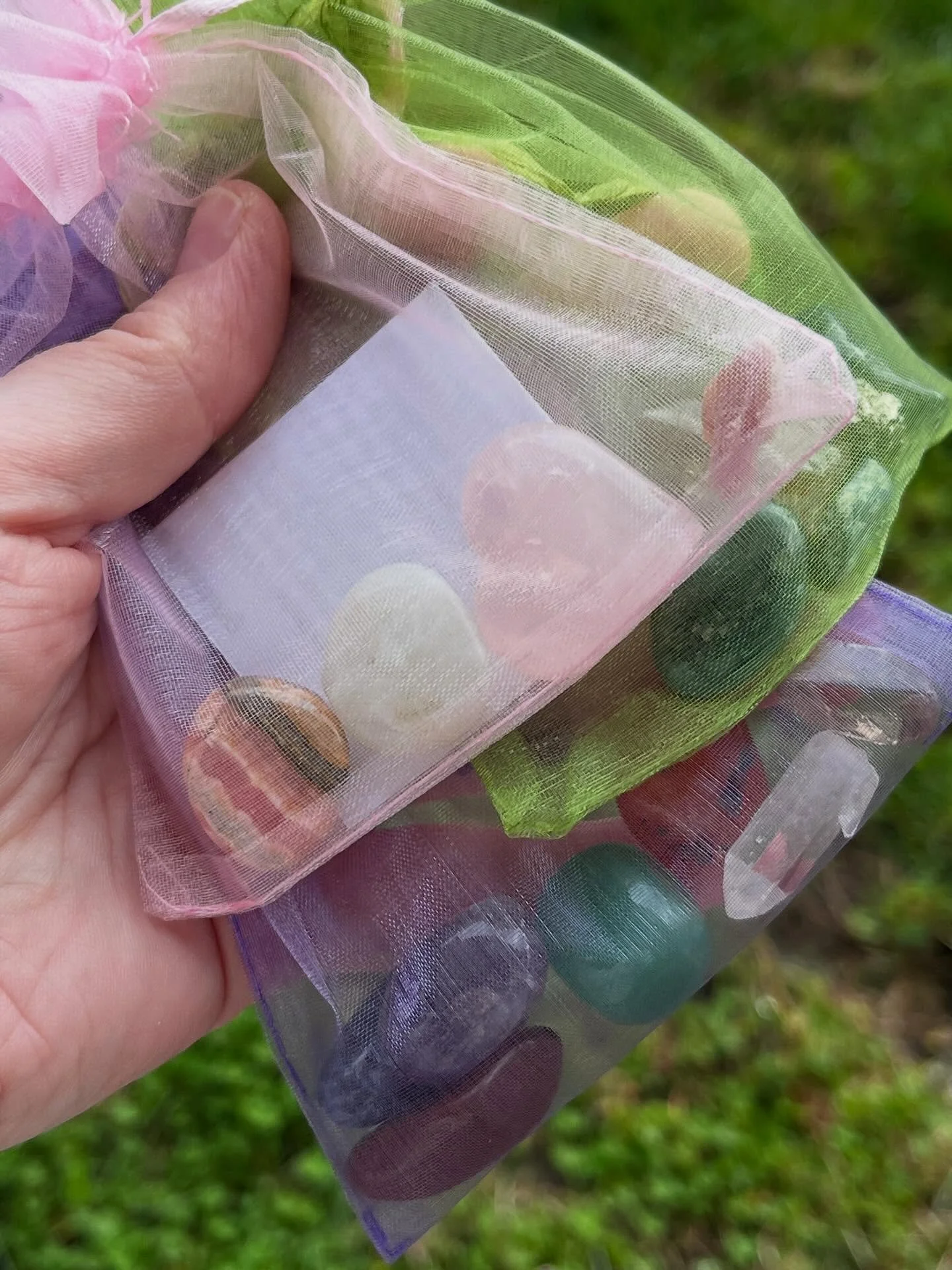 🪺🐰🩵 I&rsquo;ll be at @mainlandmarkets this Saturday, April 4th from 10-3 with ✨new✨ and restocked crystal kits!! I have crystal kits that will help you manifest abundance, protect your energy, trust your intuition &amp; more! At Potters Garden Cen