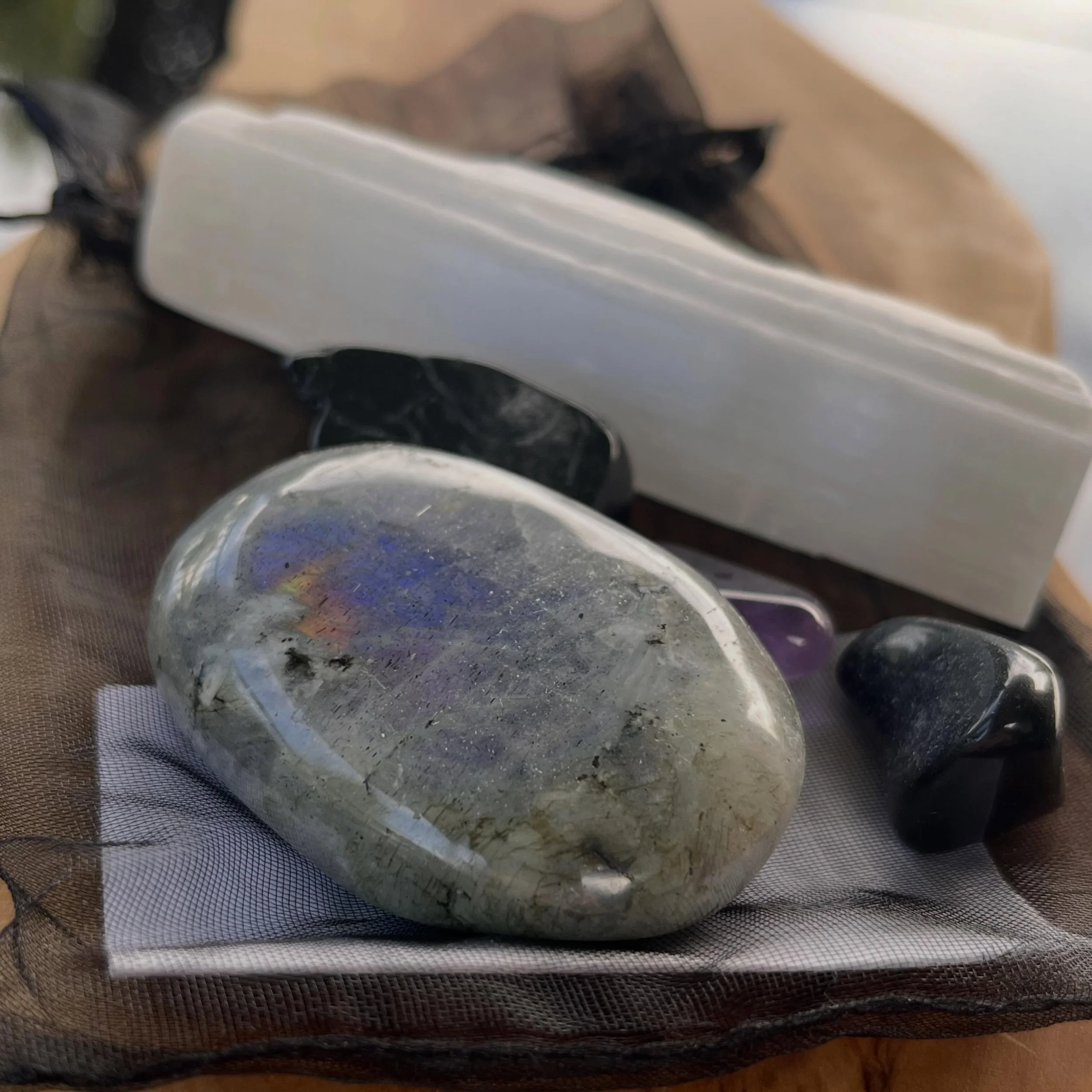 ☀️I&rsquo;ll be at @derochefarmersmarket tomorrow from 10-2 with all of the crystal kits, jewelry and new crystals! ☀️
