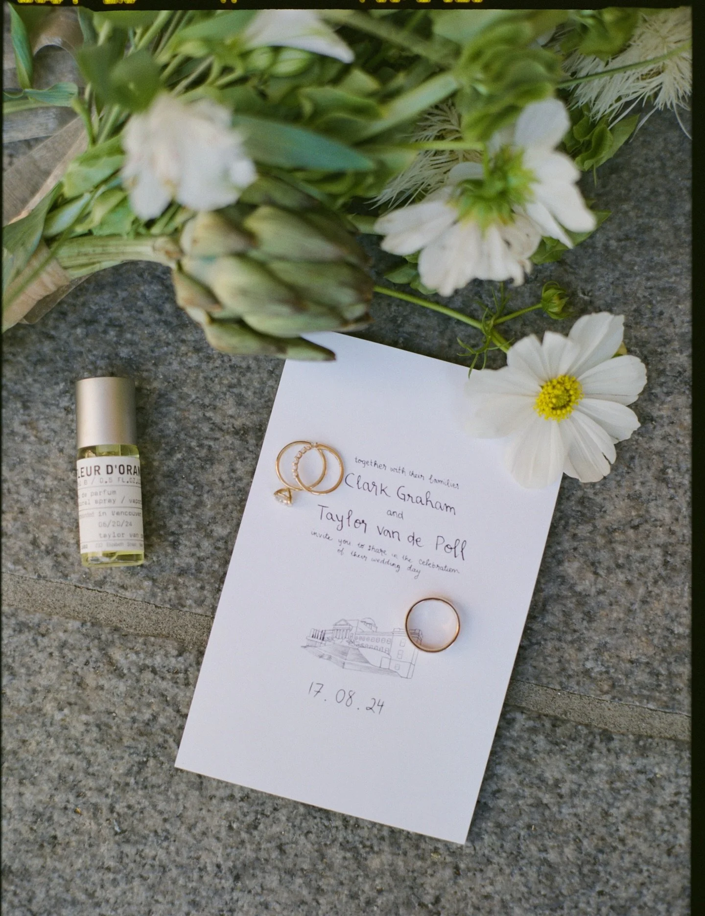 The little details that make your day unique are just as important in telling the story of your wedding day. 

Florals by the talented, @things_from_gardens 🌾